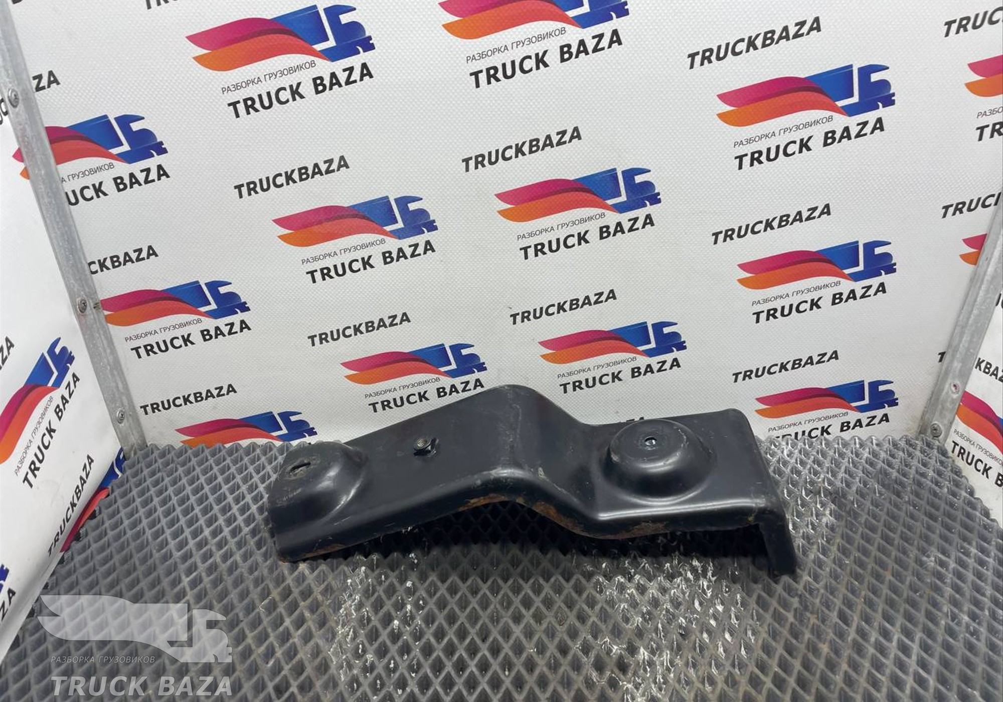 82622091 Кронштейн спойлера кабины для Renault T (с 2013)