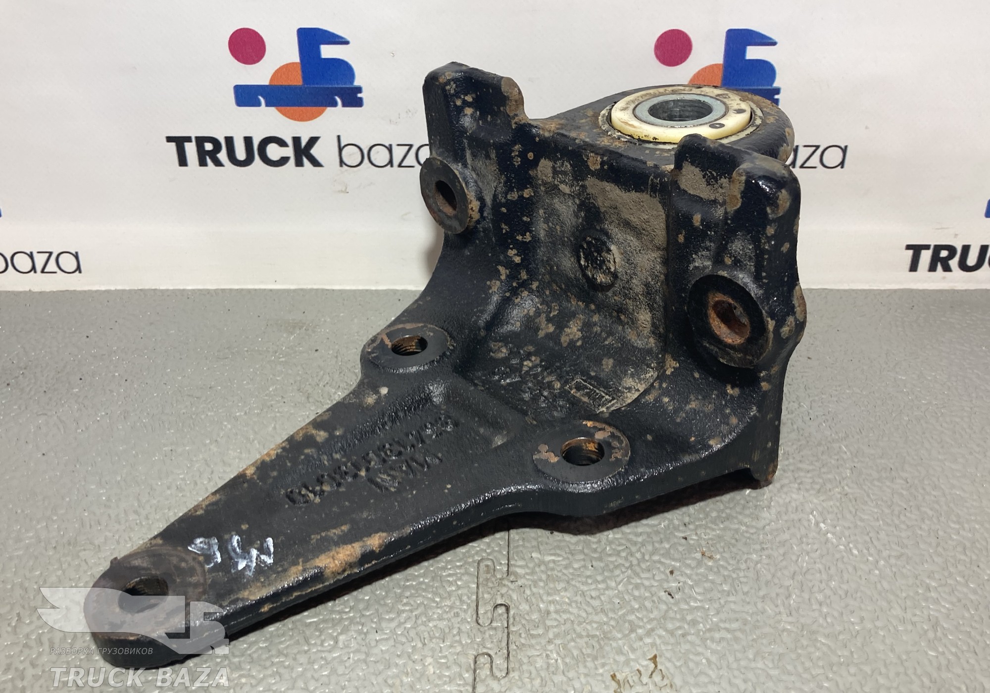 85413013010 Кронштейн передней рессоры для Man TGX TG3 (с 2020)