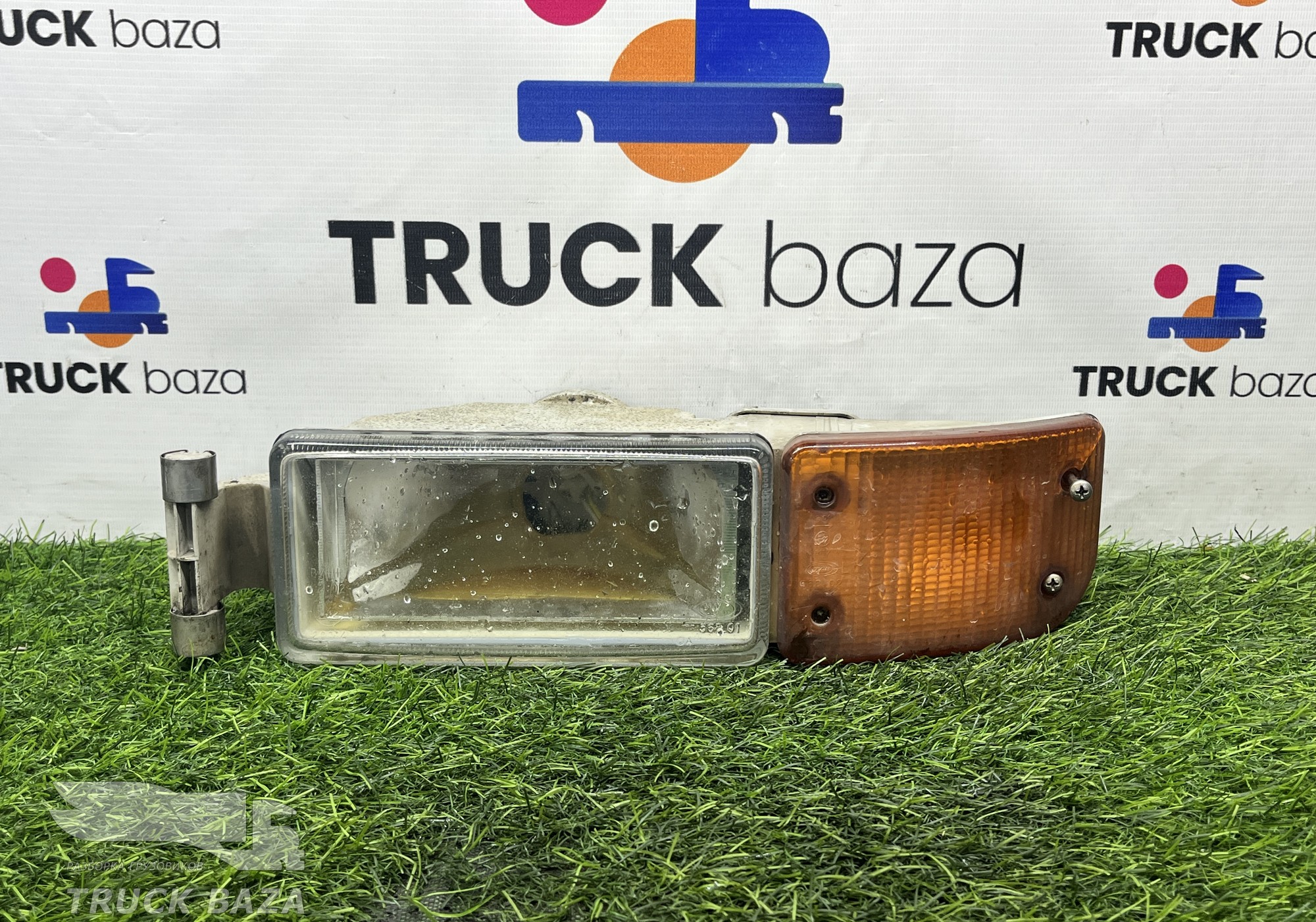 81253206091 Фара противотуманная левая