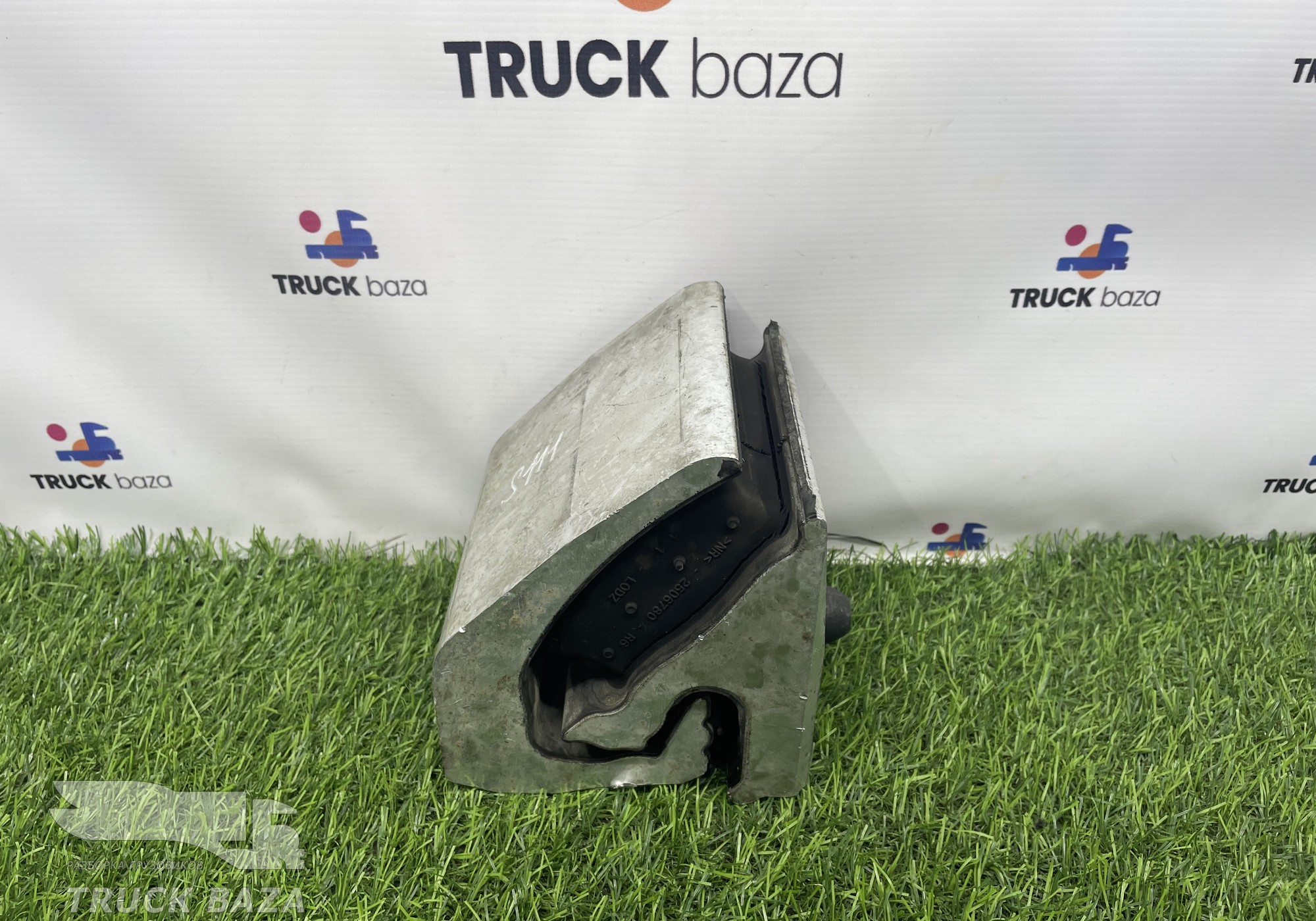 2611114 Подушка двигателя передняя