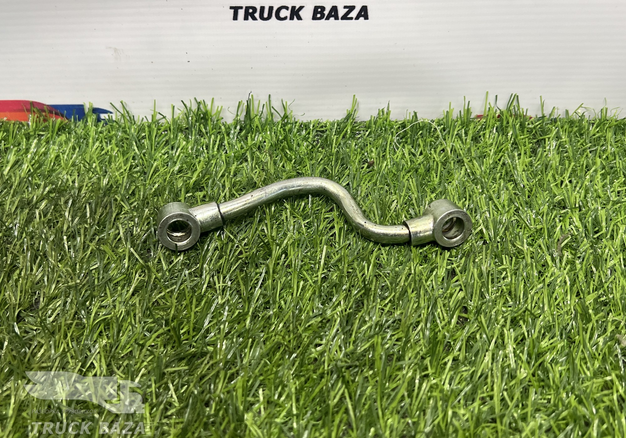 1000721163 Трубка масляная для Shacman X3000 (с 2014)