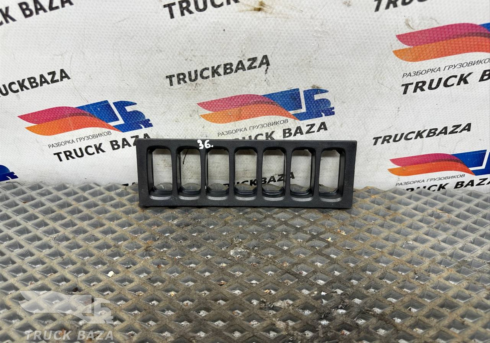 1425968 Рамка кнопок для Scania 4-series