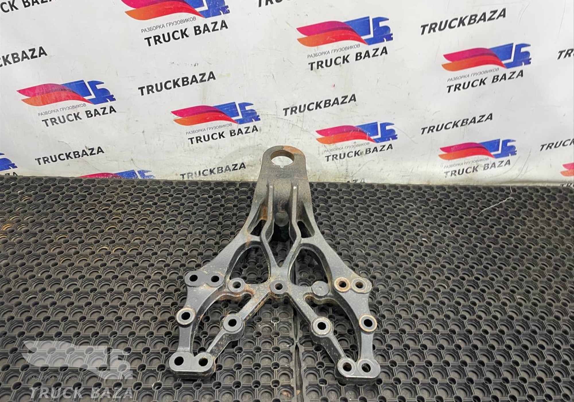 GC465A586FA Кронштейн полурессоры правый для Ford F-MAX (с 2018)