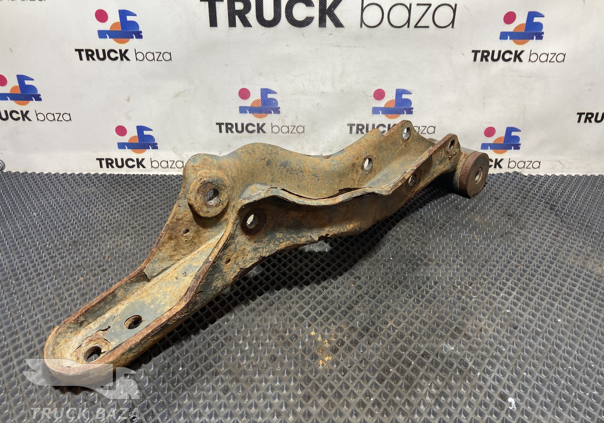 AZ16D444000078 Кронштейн кабины для Sinotruk Sitrak C7H