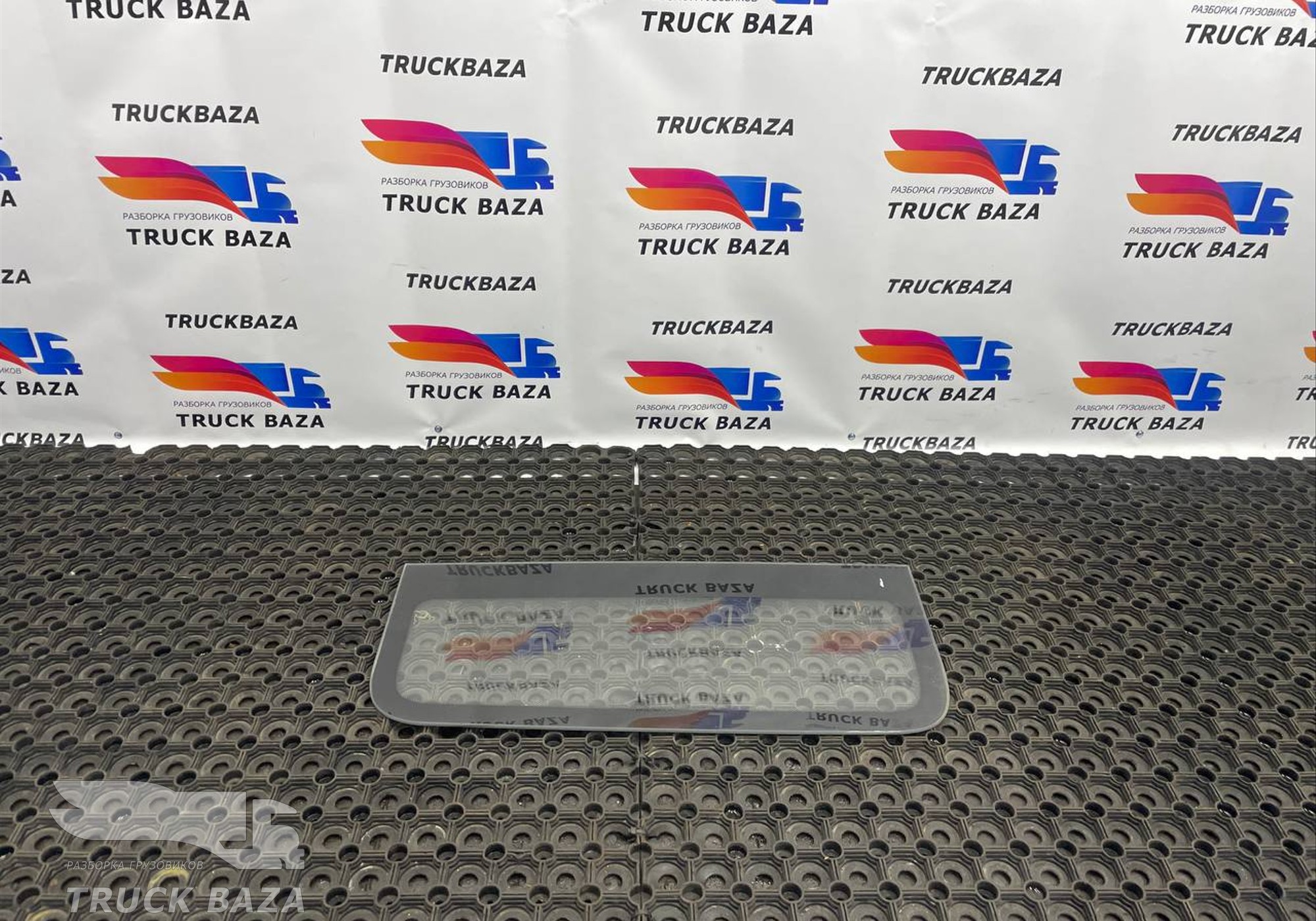 81625500010 Стекло боковое правое для Man TGX II (с 2012)