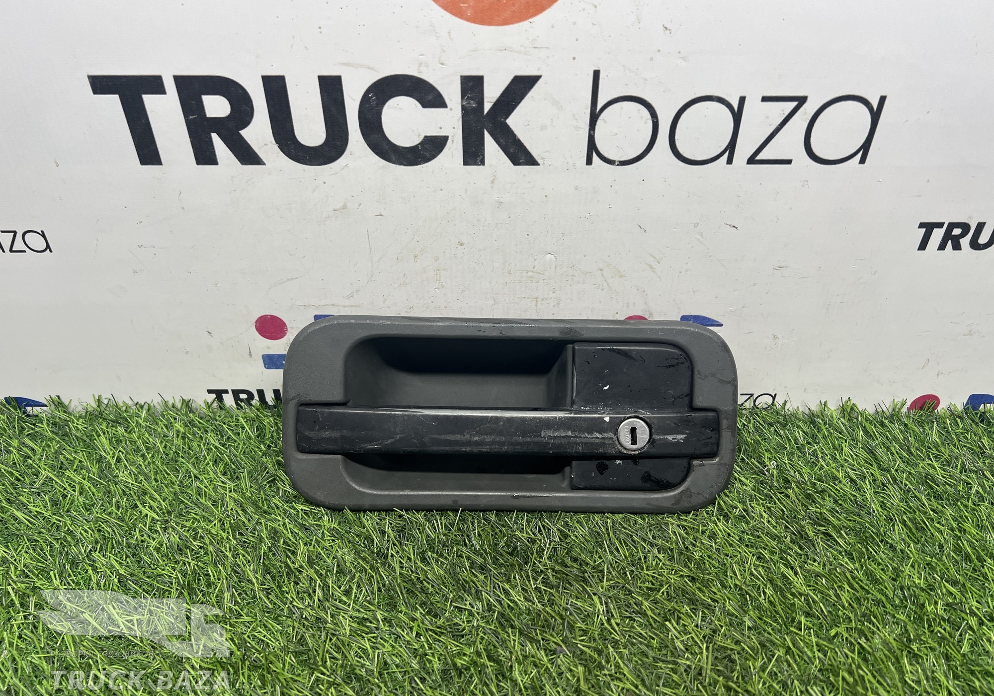 1305479 Ручка двери наружная левая