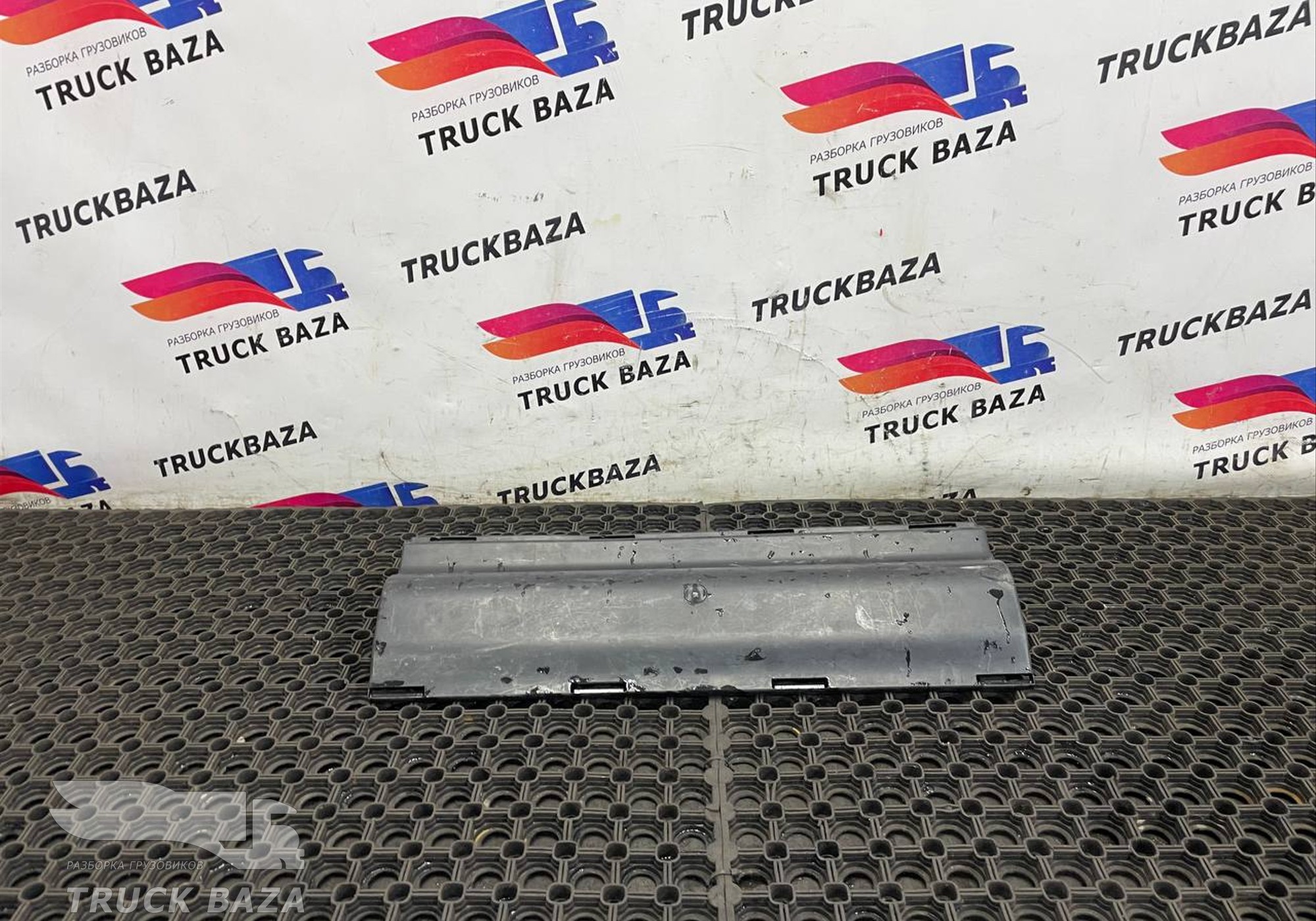 81517150411 Накладка на разъемы для Man TGX II (с 2012)