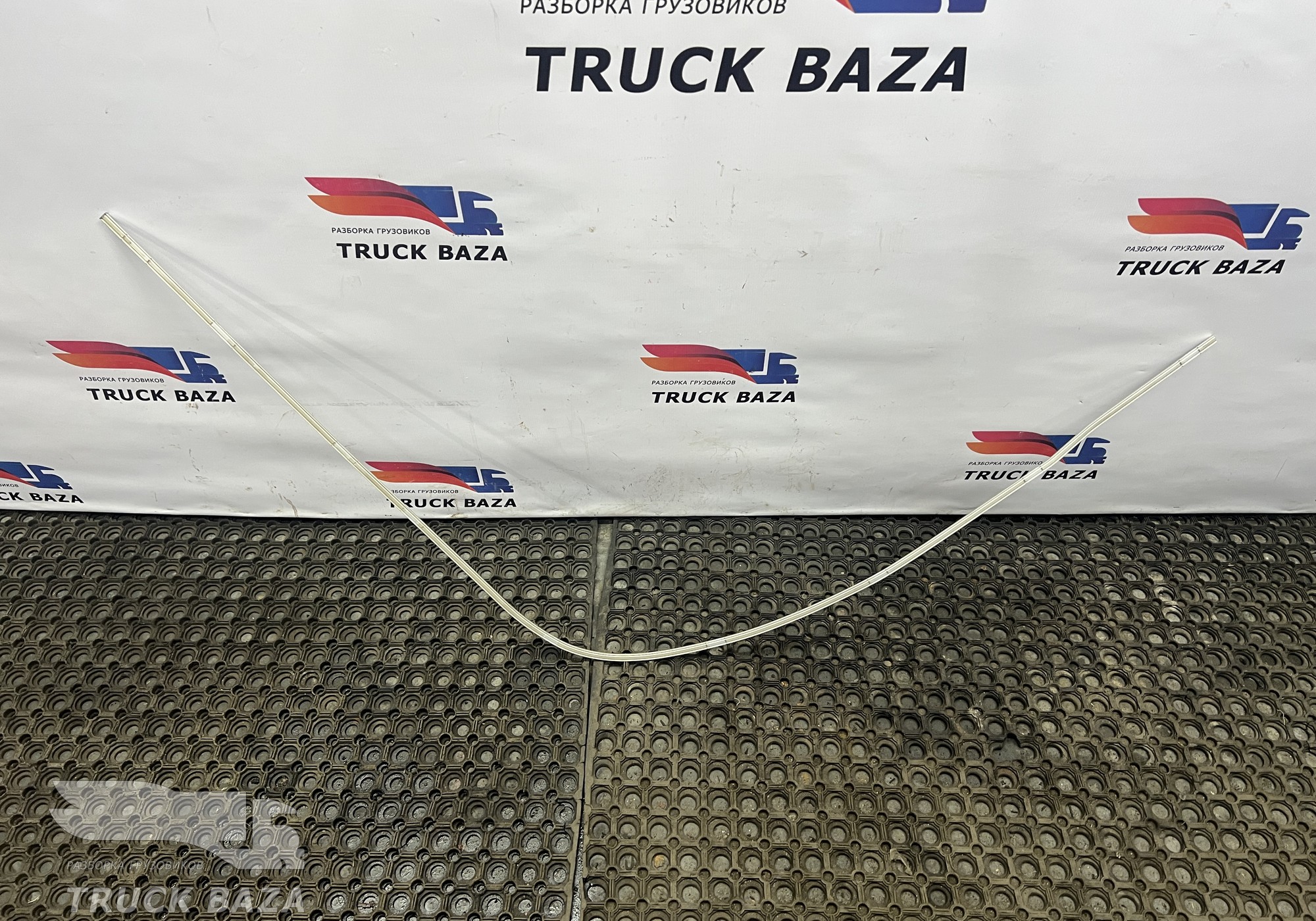 7482585435 Направляющая шторки левая для Renault T (с 2013)