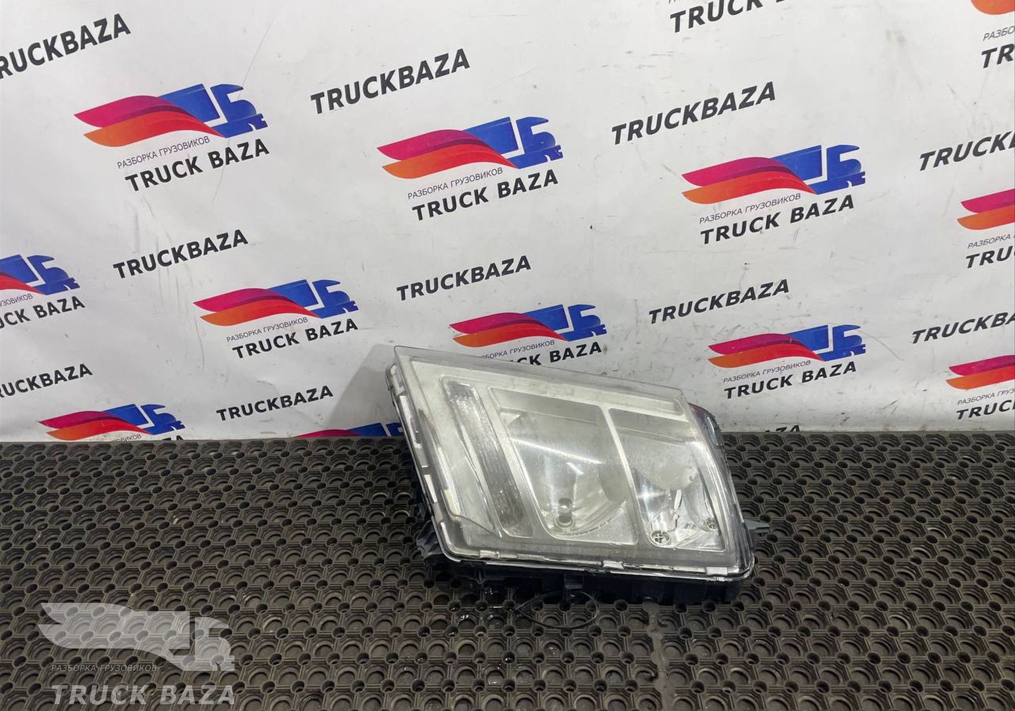 21221130 Фара левая для Volvo FH 4 (с 2012)