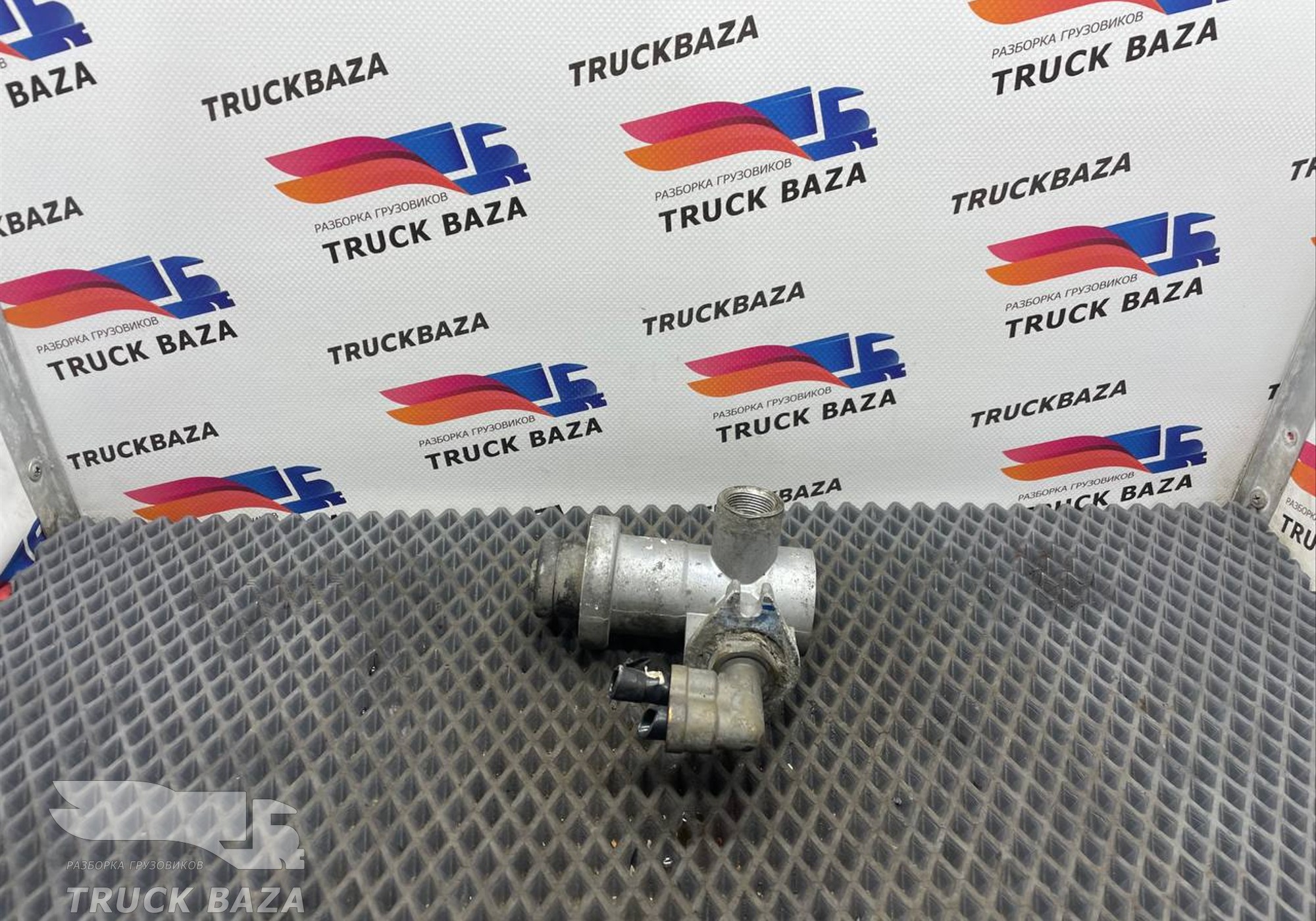 81830000000 Клапан ограничения давления для КАМАЗ 54901