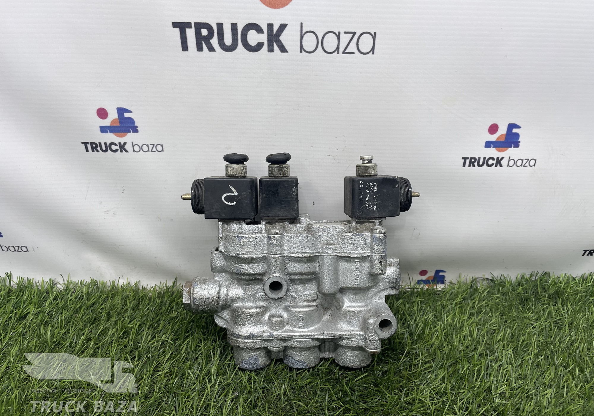 4729000010 Кран уровня пола главный