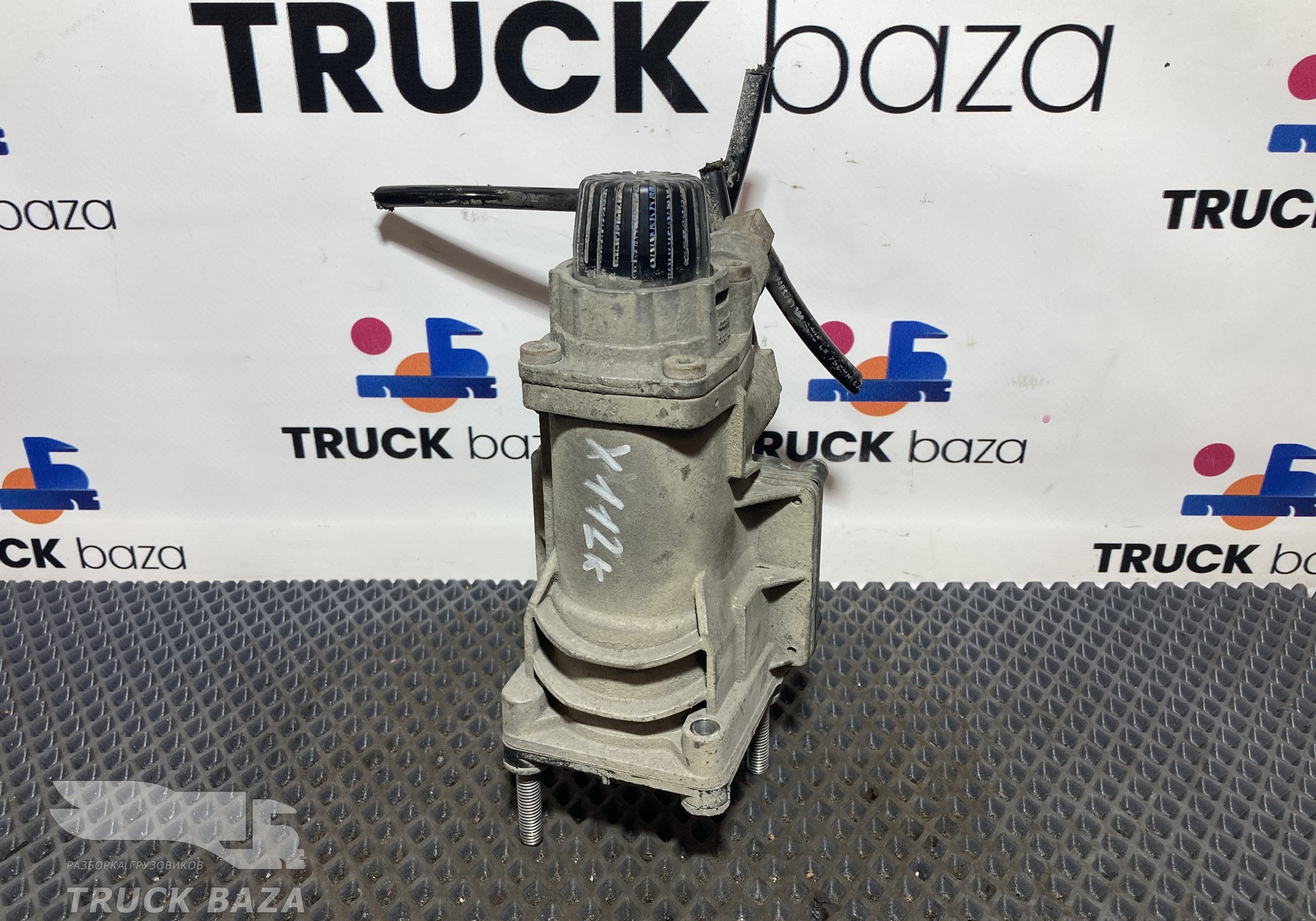 1677510 Кран тормозной главный