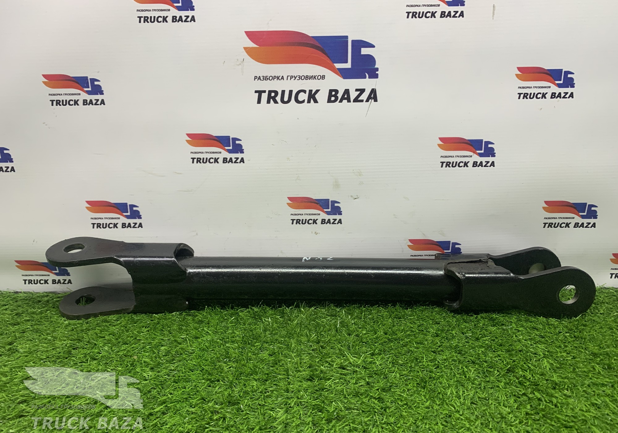 81437185118 Стойка заднего стабилизатора правая