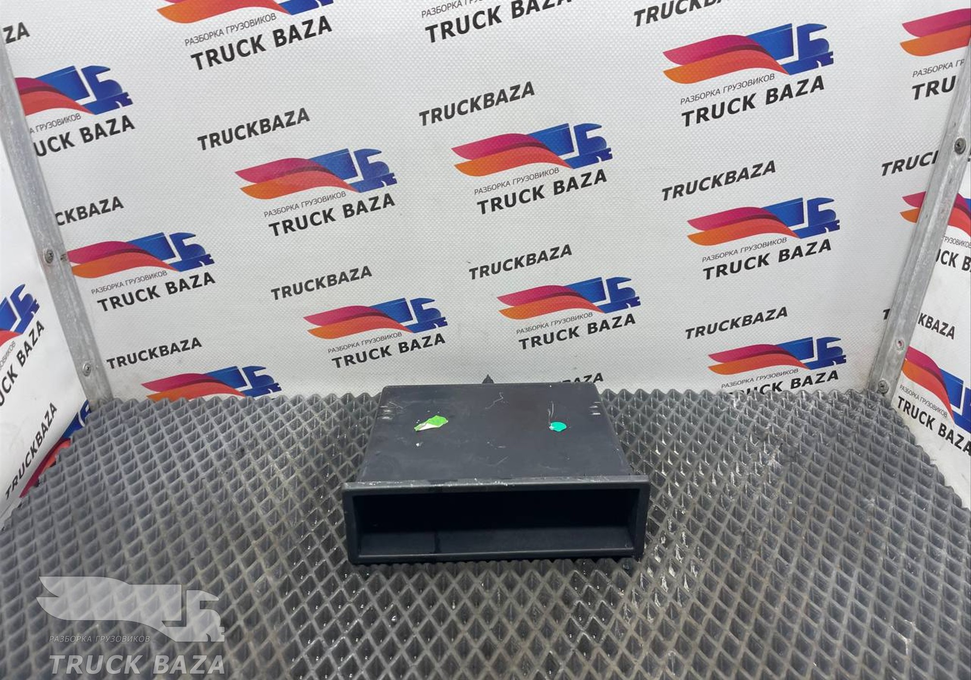 1844062 Бардачок для Daf XF106 (с 2012)