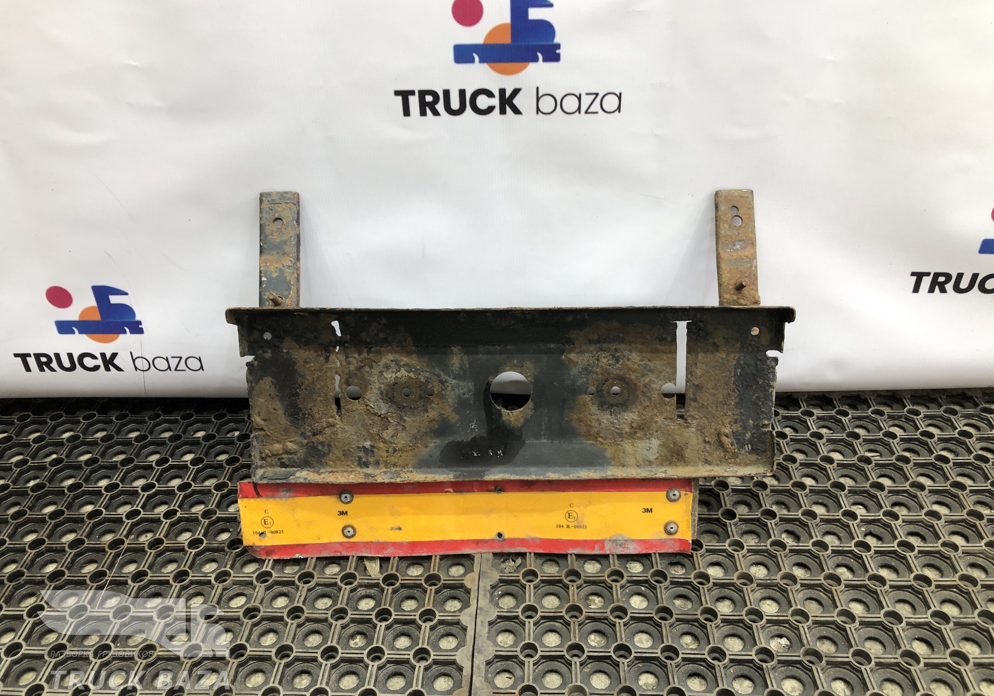 5490371601985 Кронштейн фонаря заднего левого для КАМАЗ 5490 (с 2013)