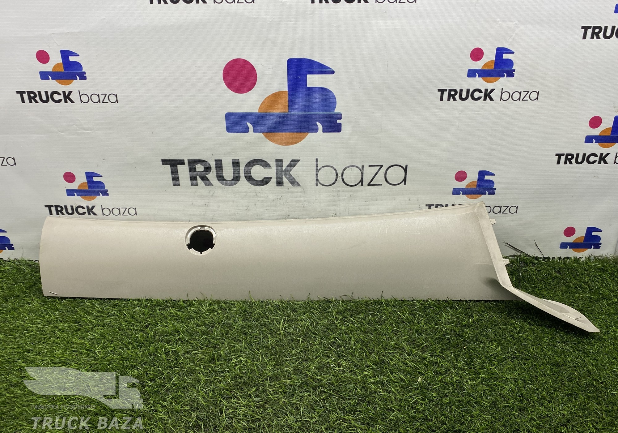 549015302126 Накладка стойки правая для КАМАЗ 54901