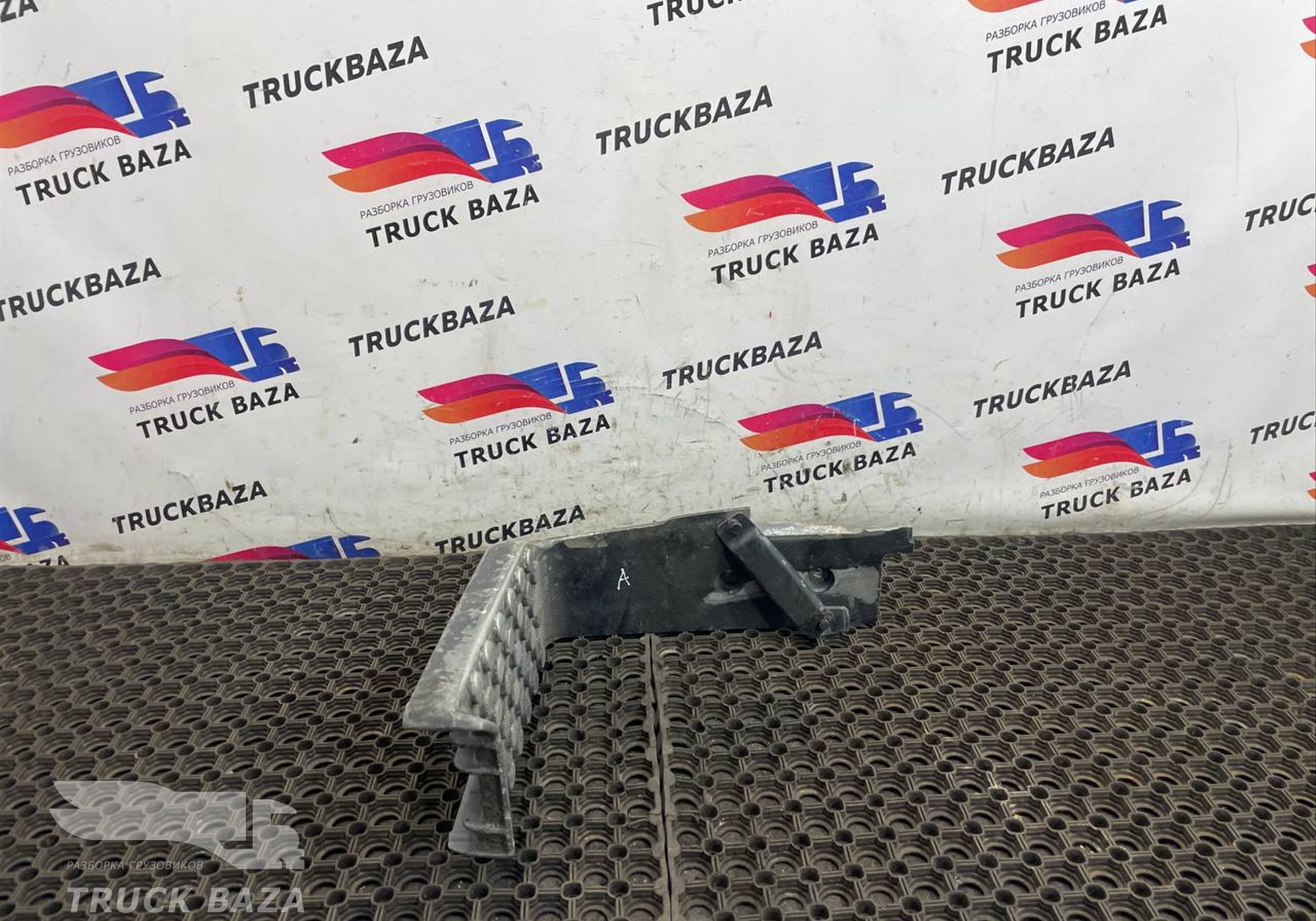 A6416660028 Подножка для Mercedes-Benz Неопознанная модель