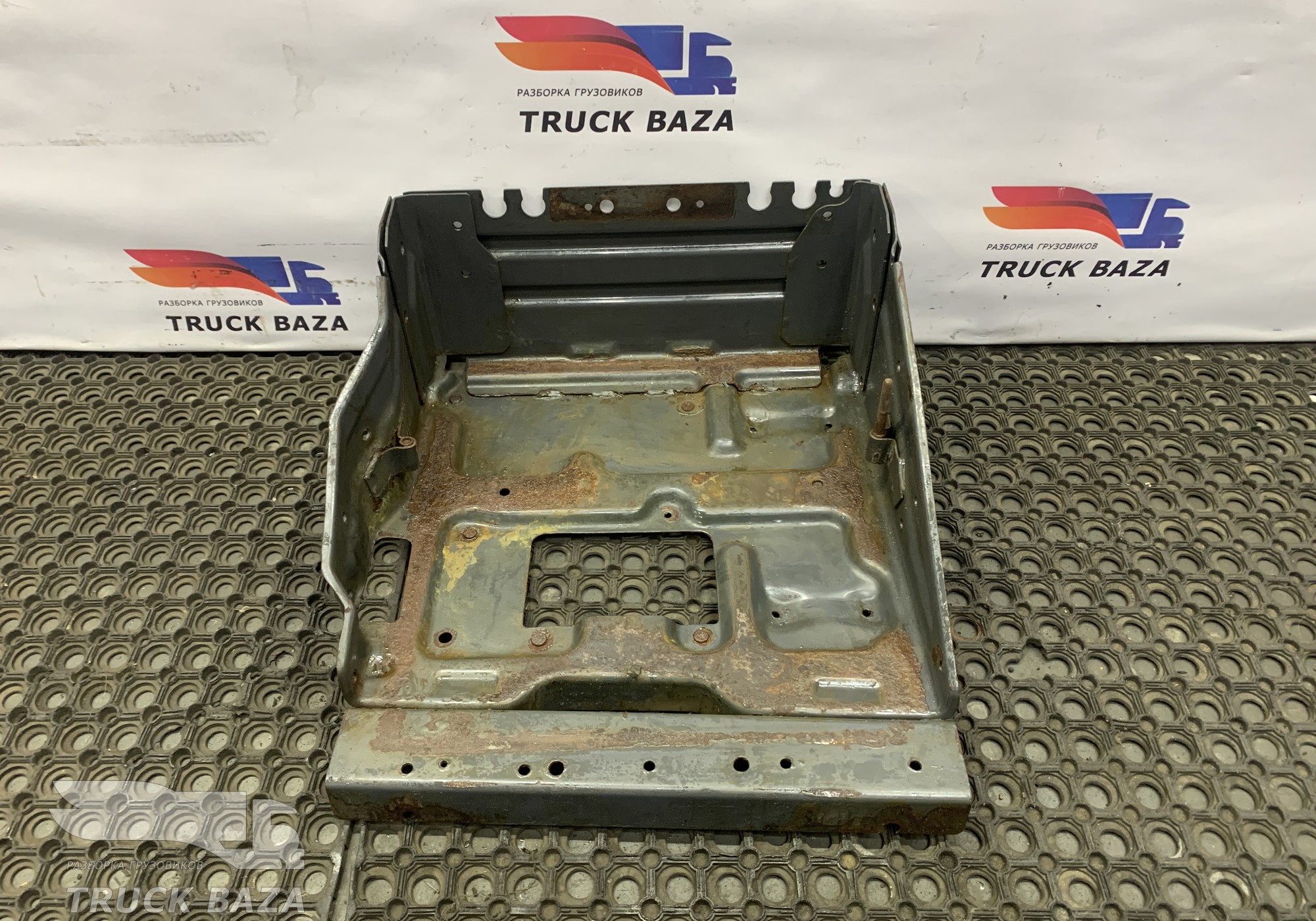 2140666 Ящик АКБ