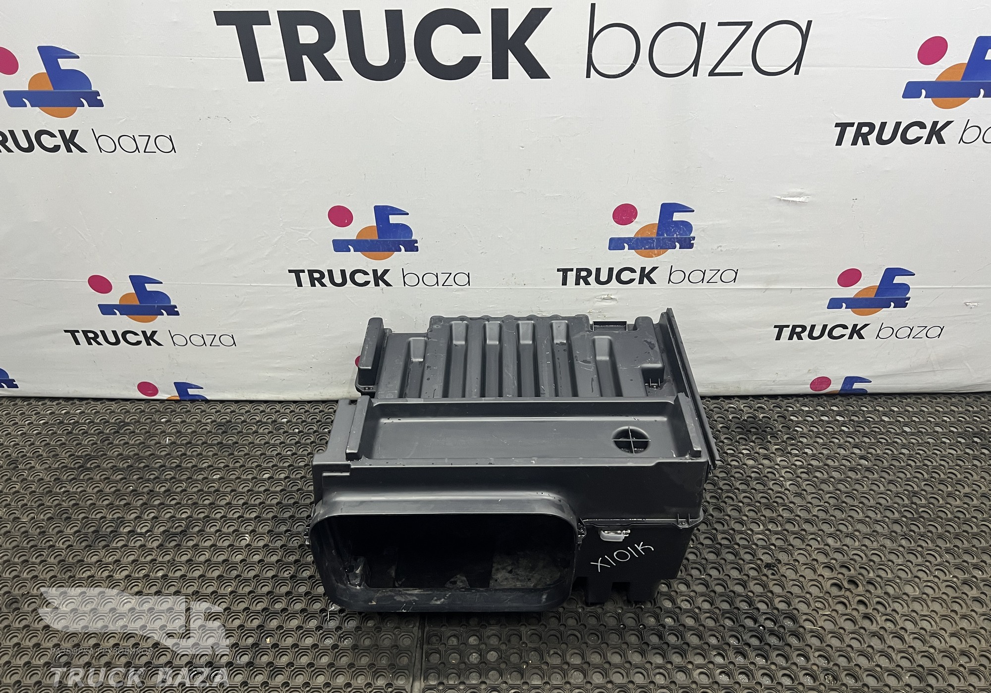 2148182 Ящик инструментальный левый для Daf XF106 (с 2012)