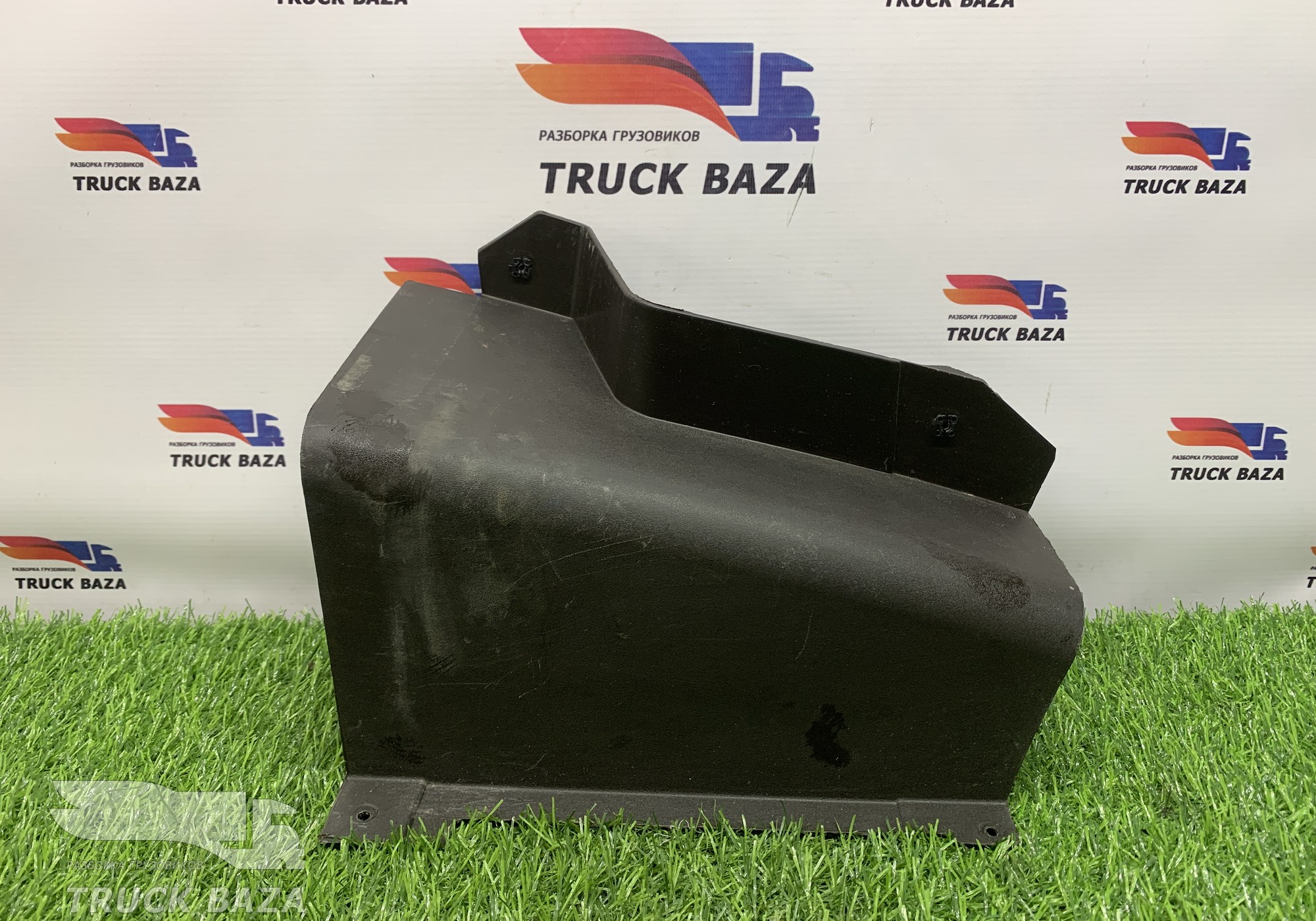 549015337014 Накладка торпедо правая для КАМАЗ 54901