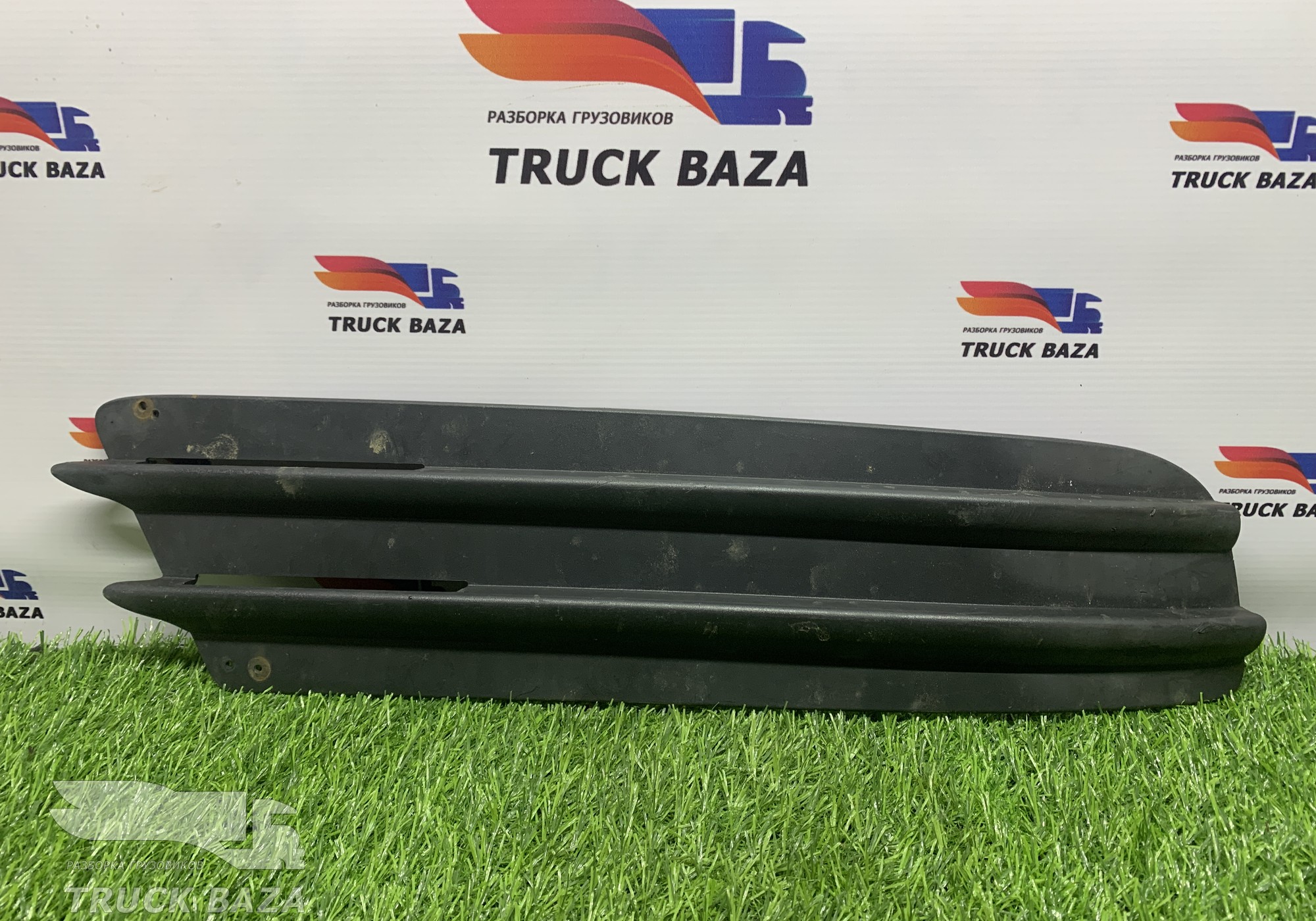 81416850098 Заглушка ПТФ правая