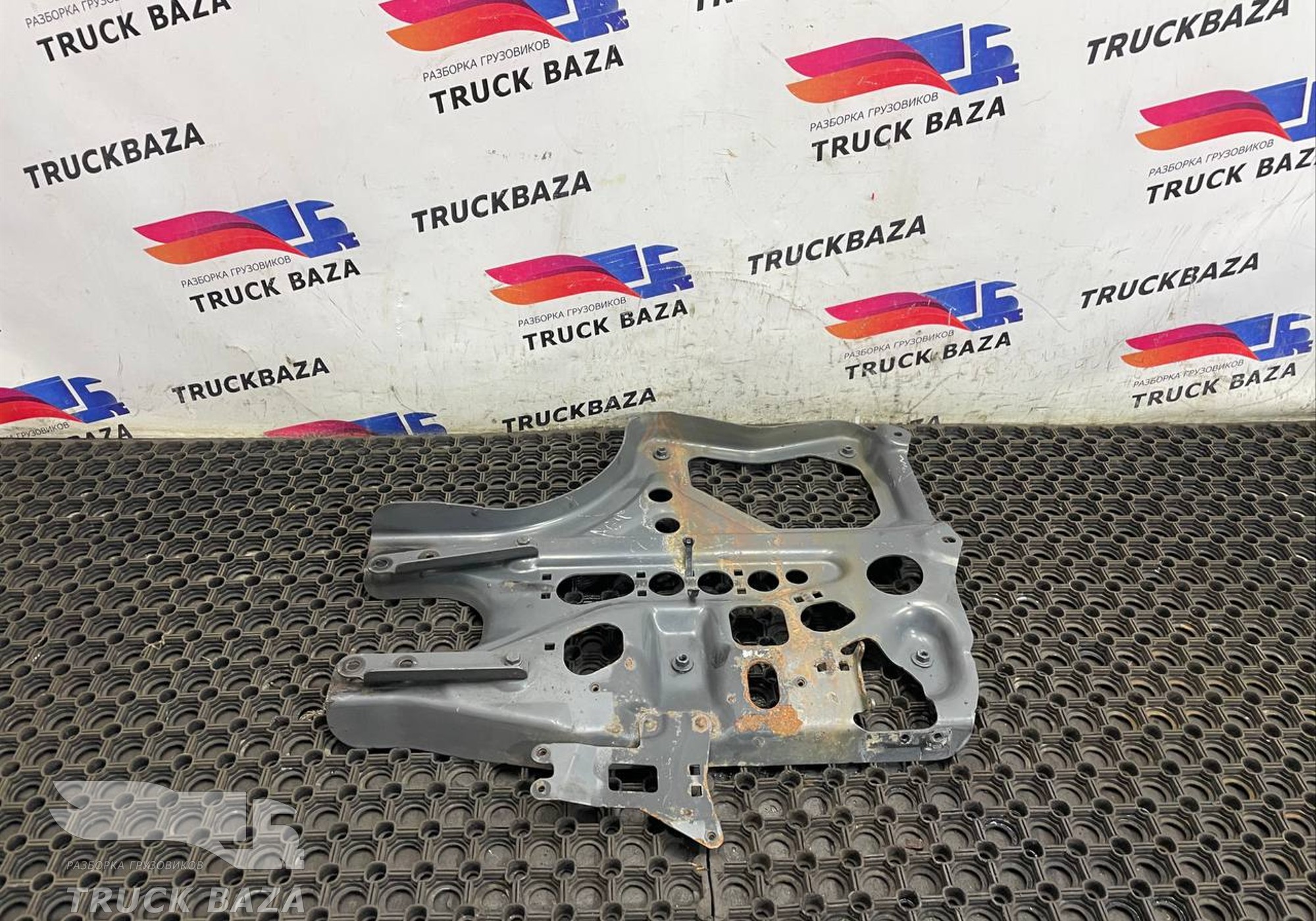 9605206651 Кронштейн крепления крыла передний левый для Mercedes-Benz Actros New Actros MP4 (с 2011)