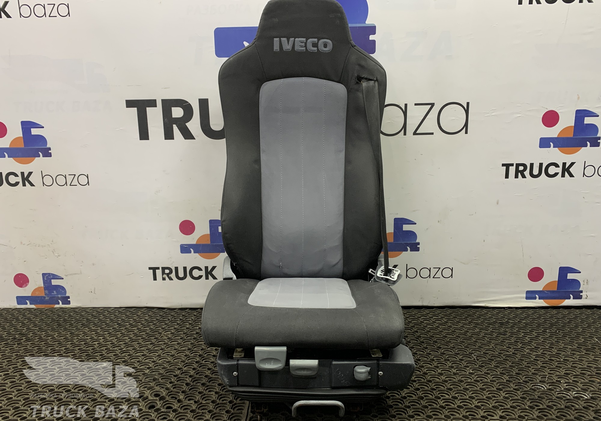 504203124 Сиденье водительское пневматическое для Iveco Stralis I (с 2002)