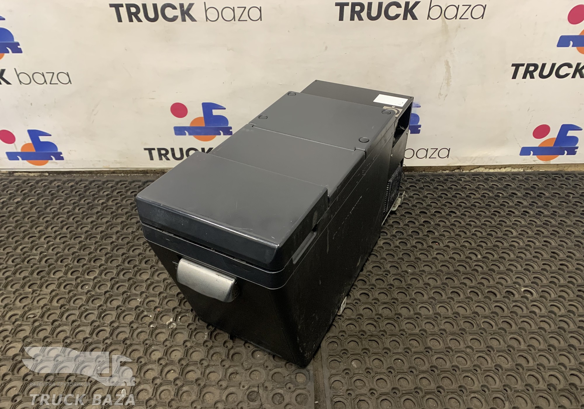 5801776246 Холодильник для Iveco