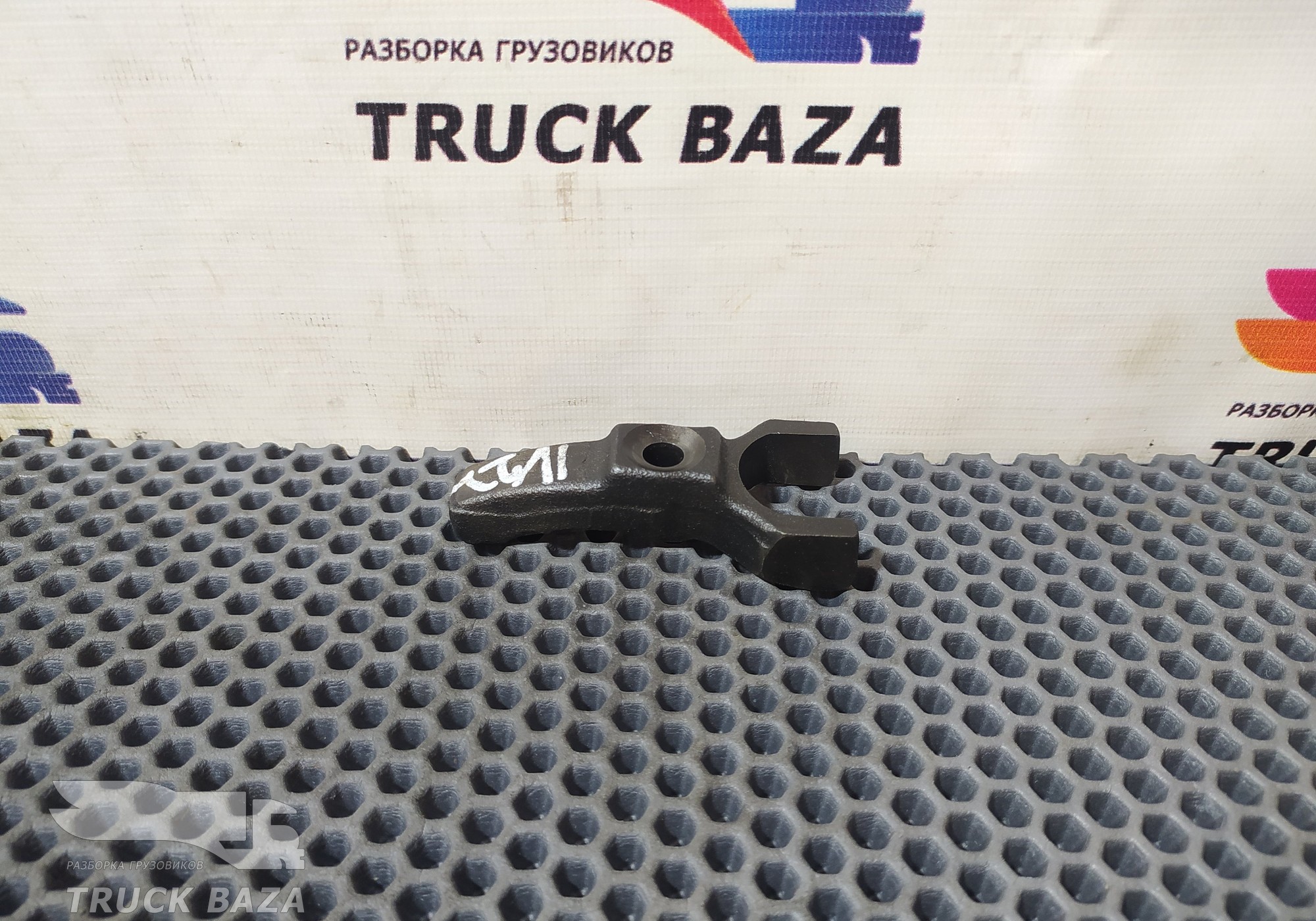 99435006 Кронштейн форсунки топливной для Iveco Eurotrakker II (с 2005)