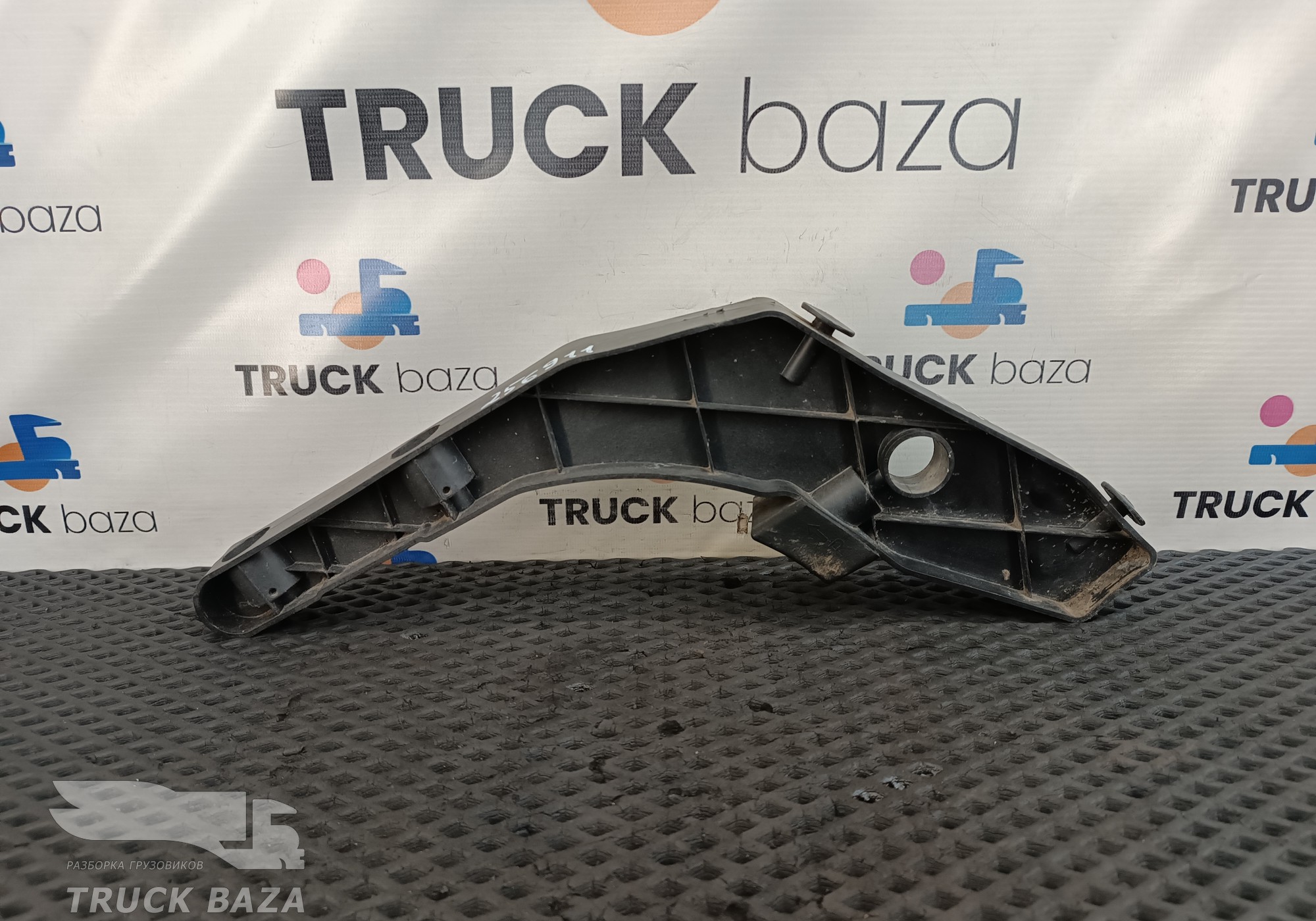 DZ14251880066 Кронштейн солнцезащитного козырька для Shacman X3000 (с 2014)
