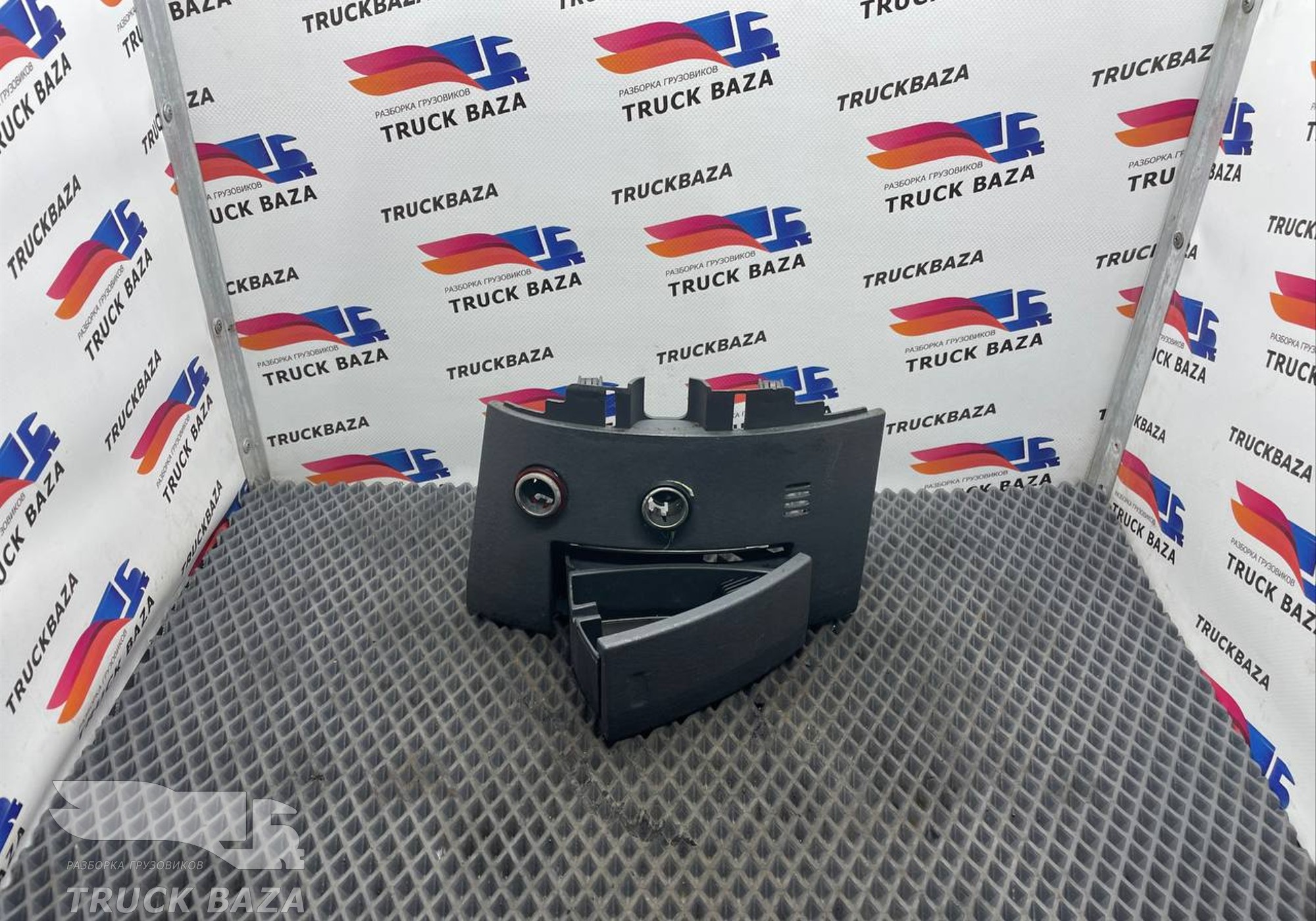 3175622 Пепельница передняя для Volvo FH FH13 (с 2002 по 2008)