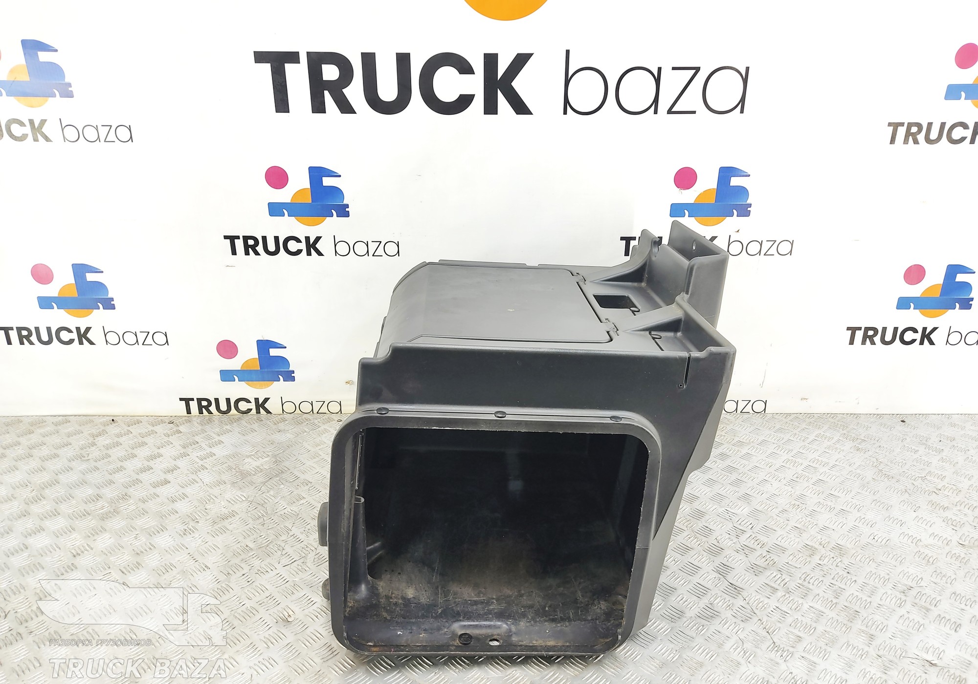 81669126201 Ящик инструментальный левый для Man TGX II (с 2012)