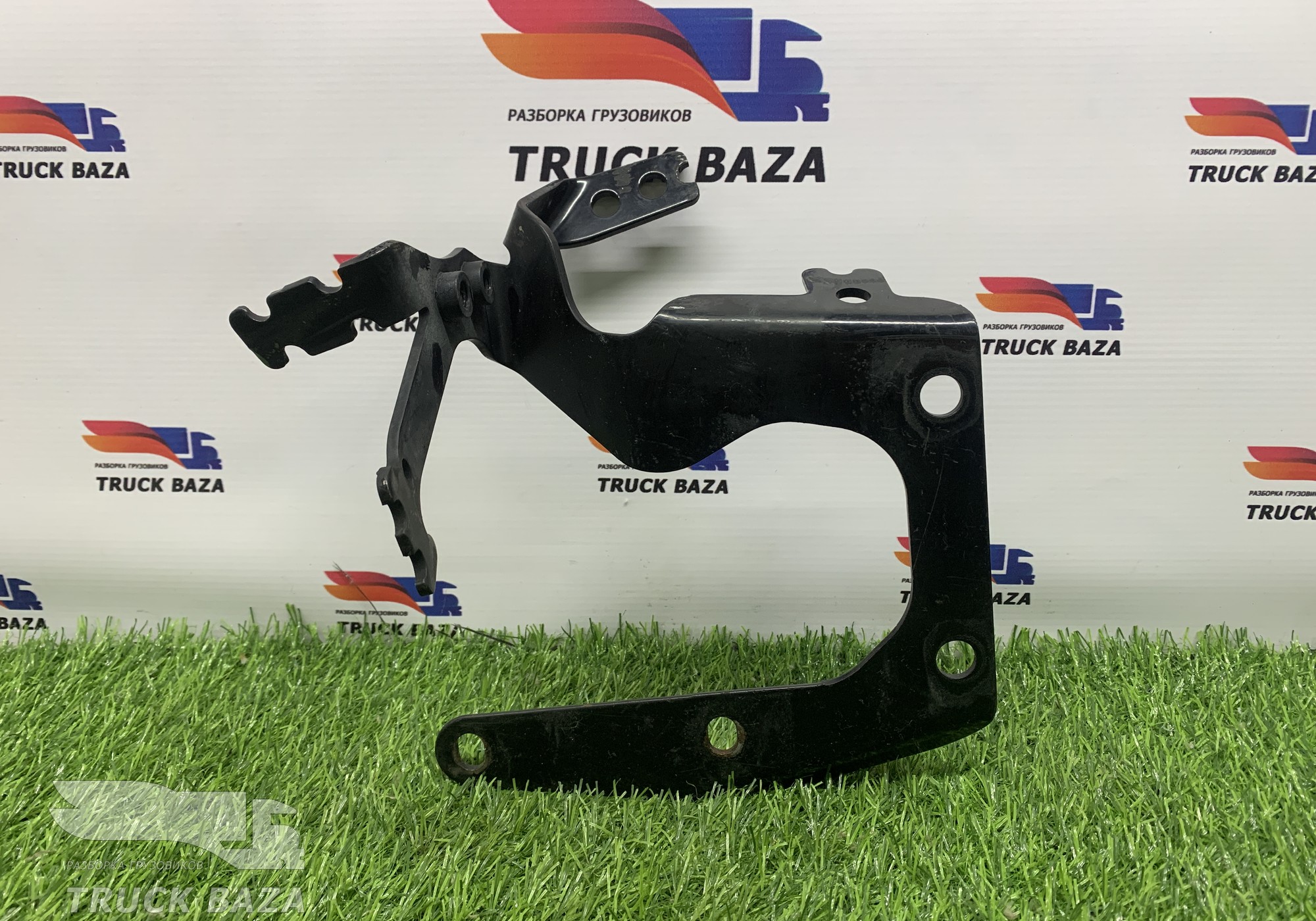 81473405164 Кронштейн бачка ГУРа для Man TGX