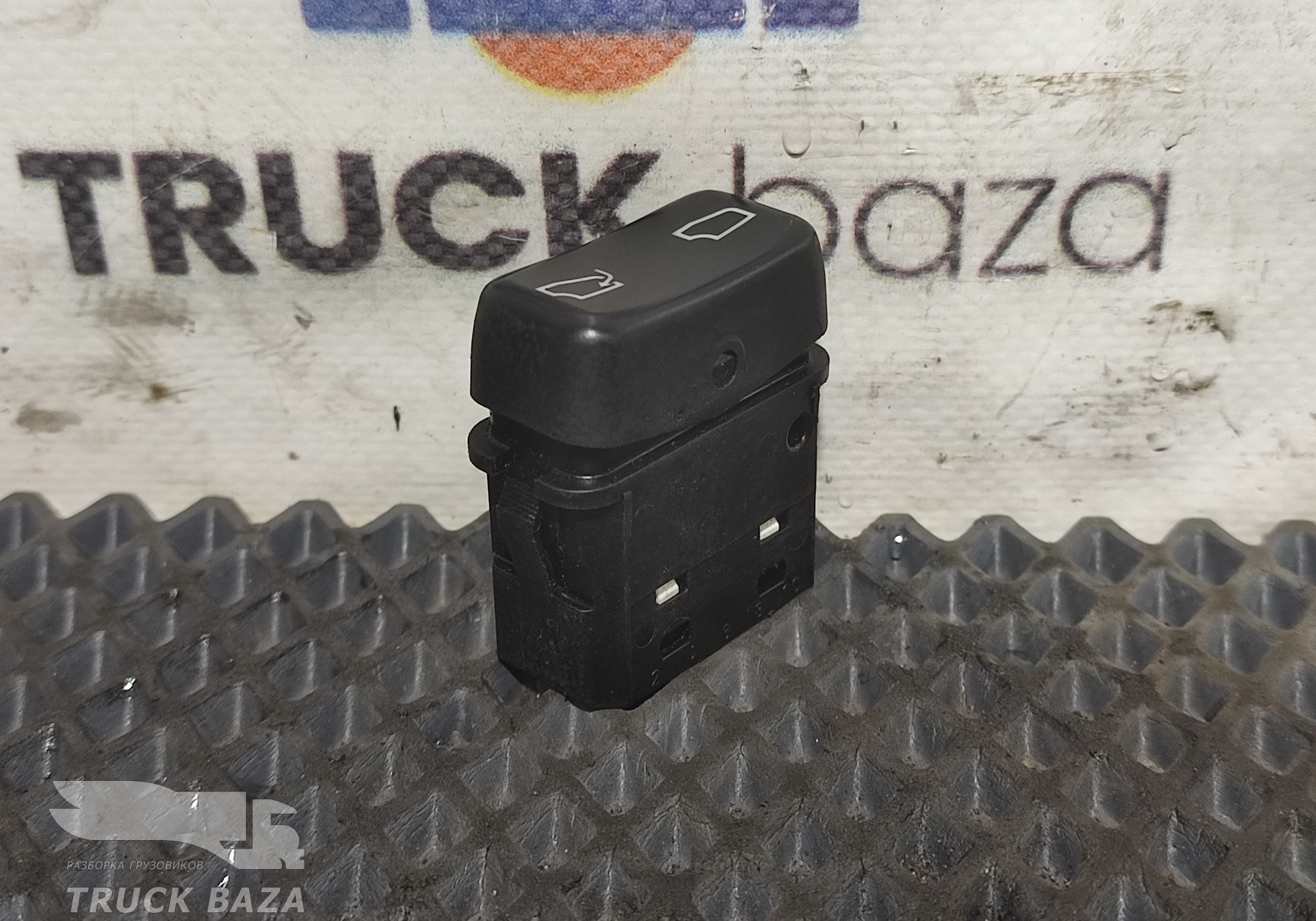 A0035456807 Кнопка люка