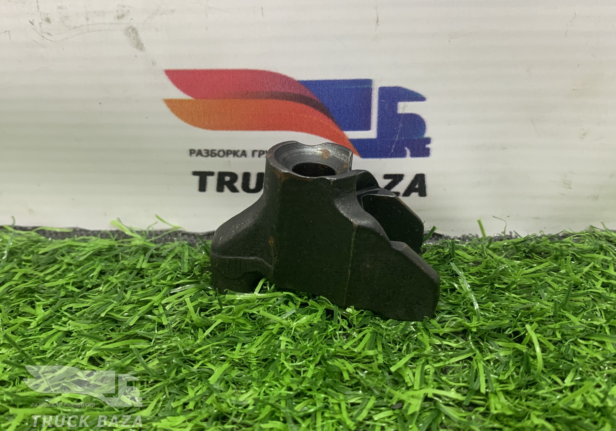 612630090002 Кронштейн форсунки топливной для Shacman X3000 (с 2014)