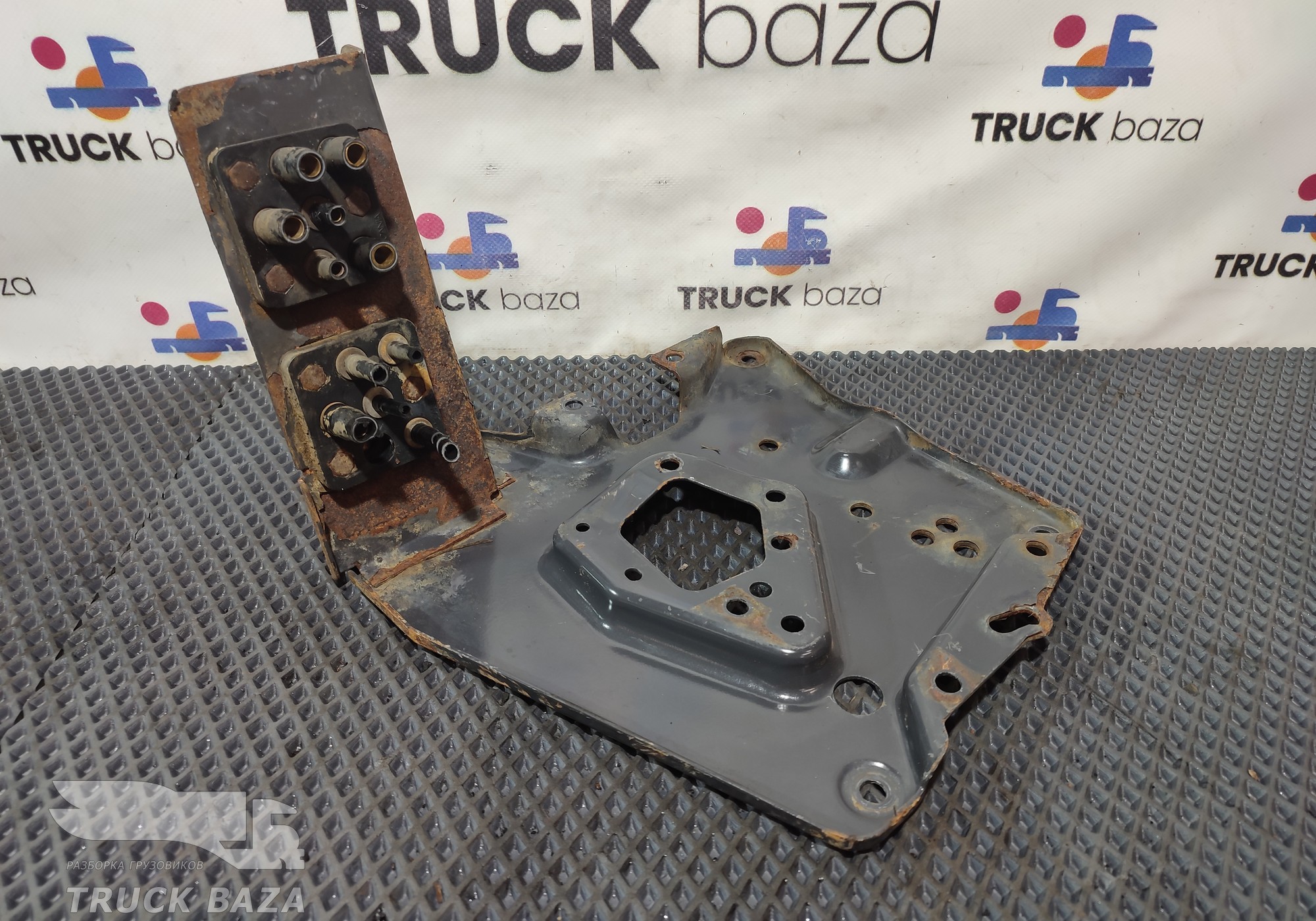 1481526 Кронштейн тормозных кранов для Scania 5-series R (с 2004 по 2016)