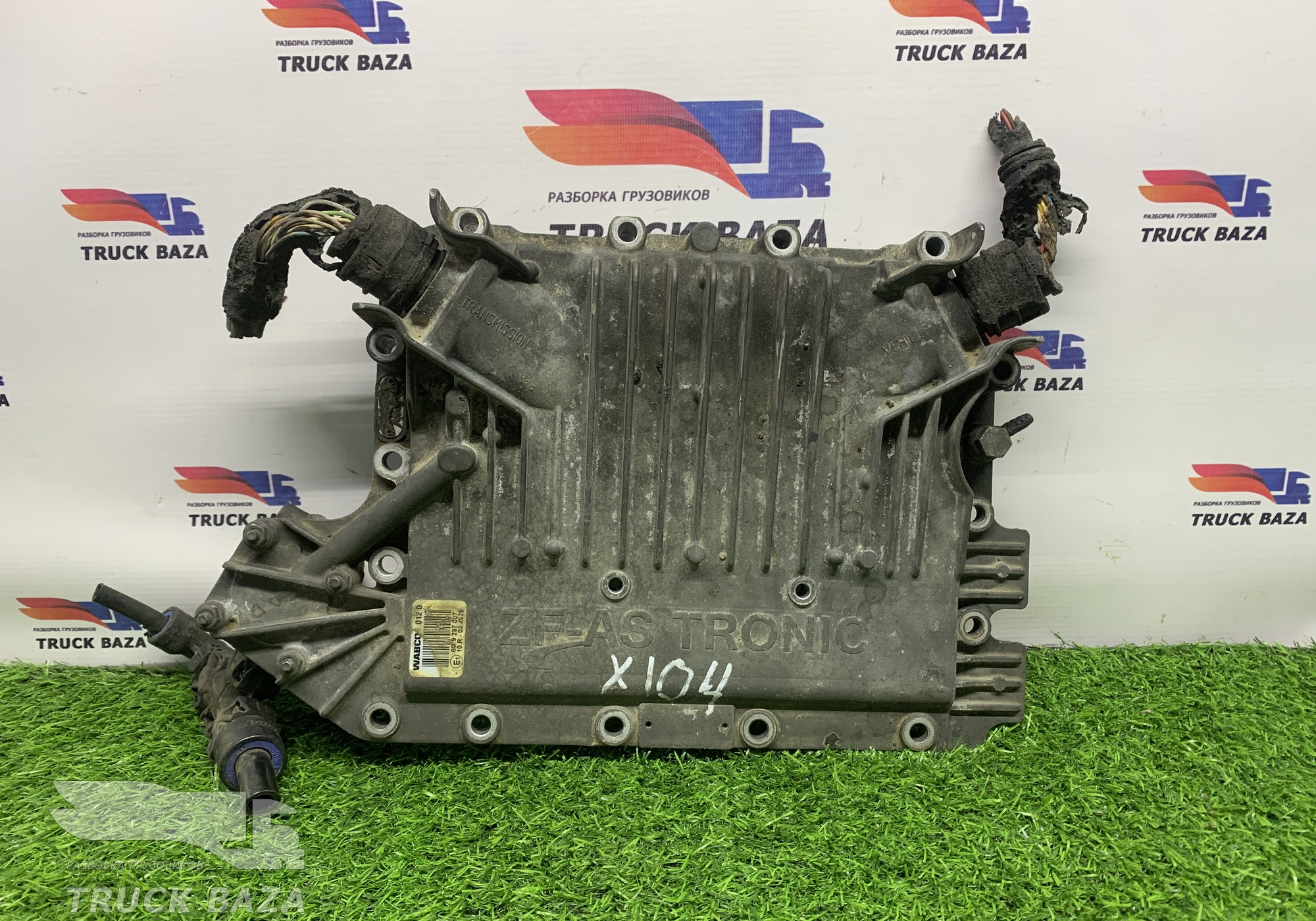 213550120 Крышка блока клапанов АКПП