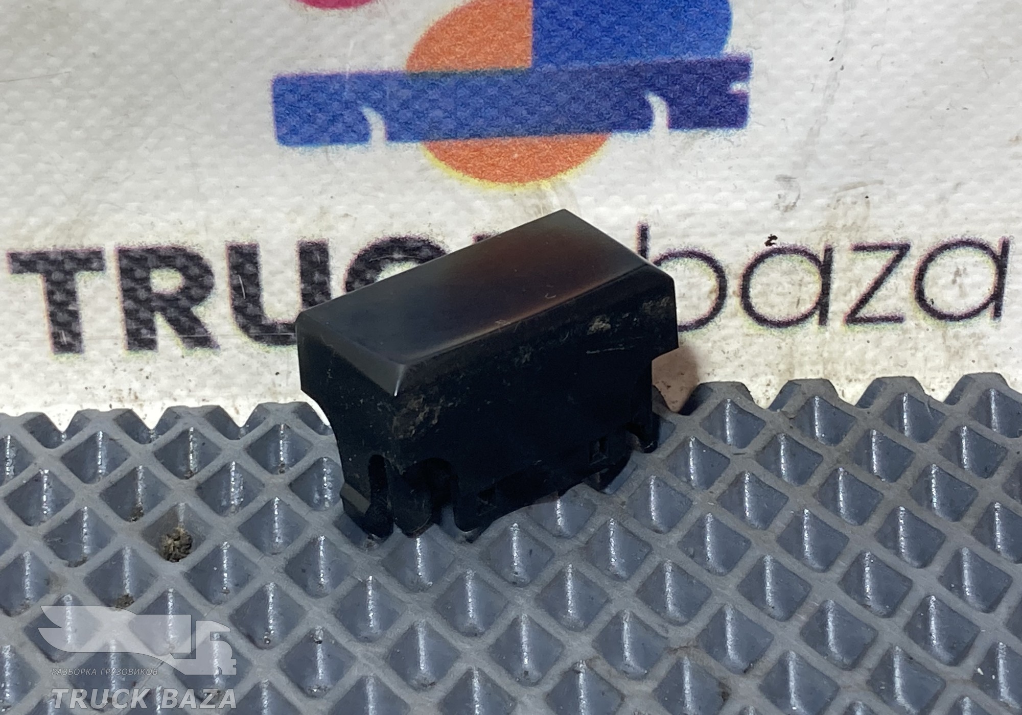 82257719 Заглушка кнопки для Renault T (с 2013)