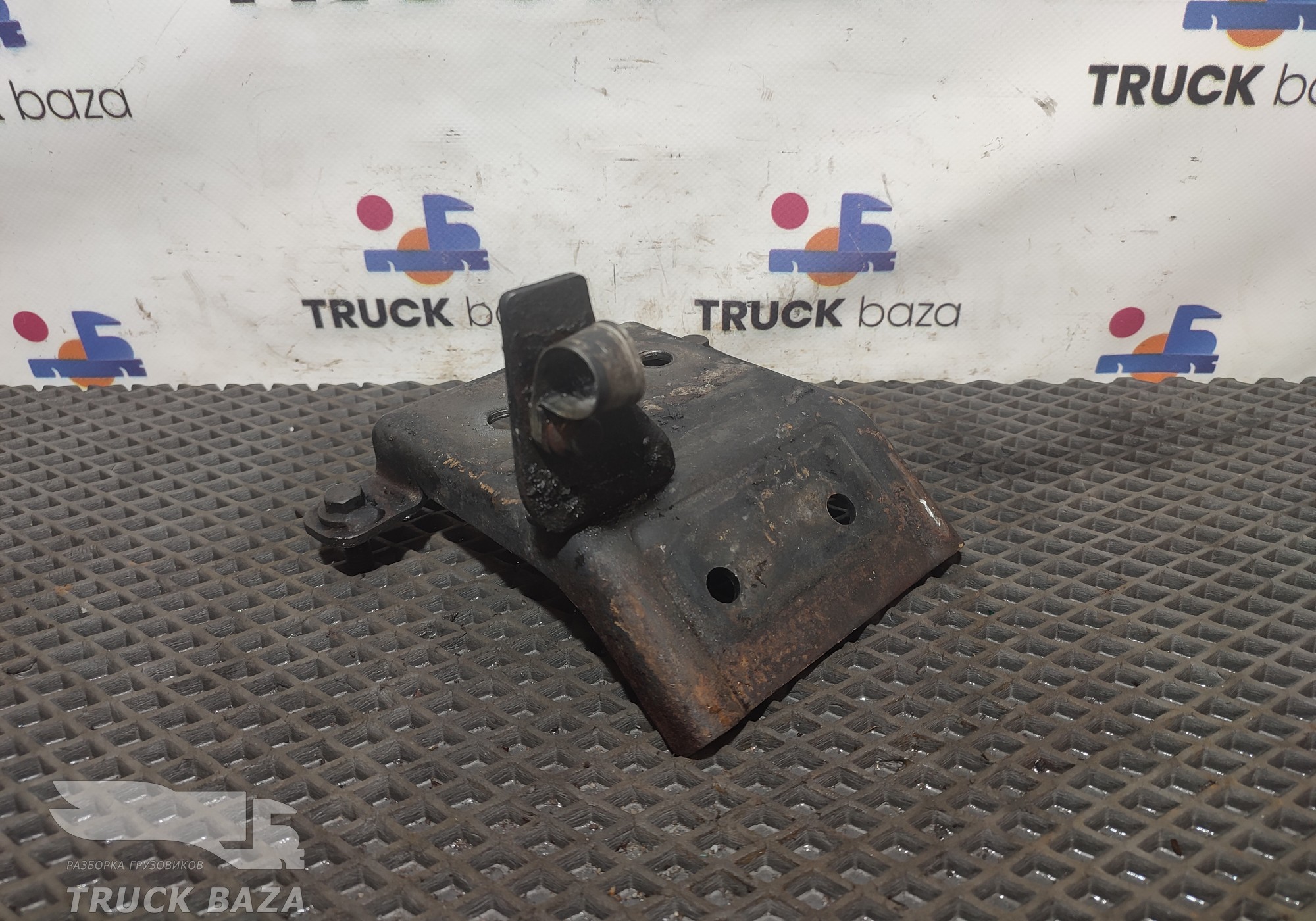 JC469180 Кронштейн топливного фильтра для Ford F-MAX (с 2018)