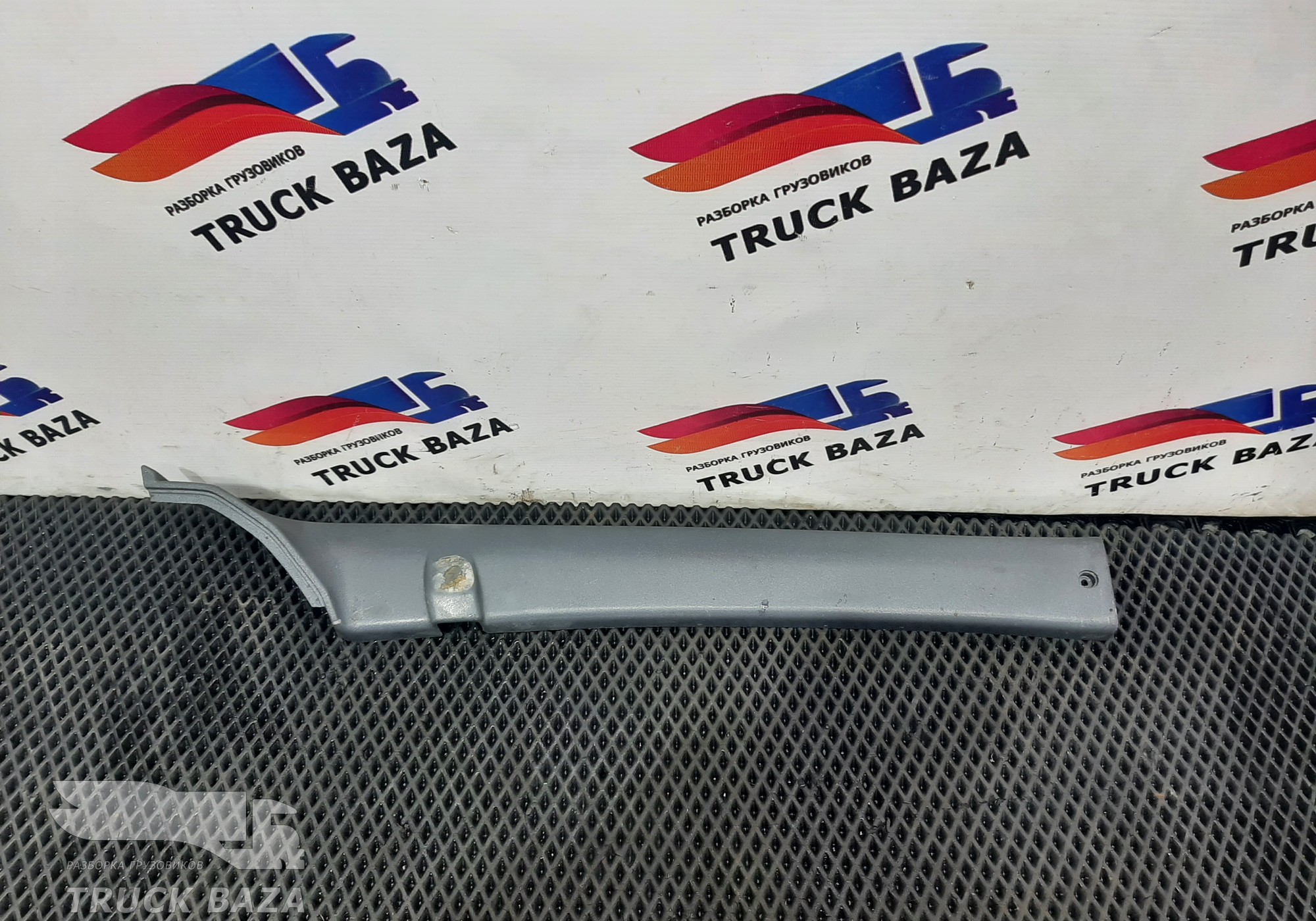 98405946 Накладка стойки лобового стекла правая для Iveco EuroCargo