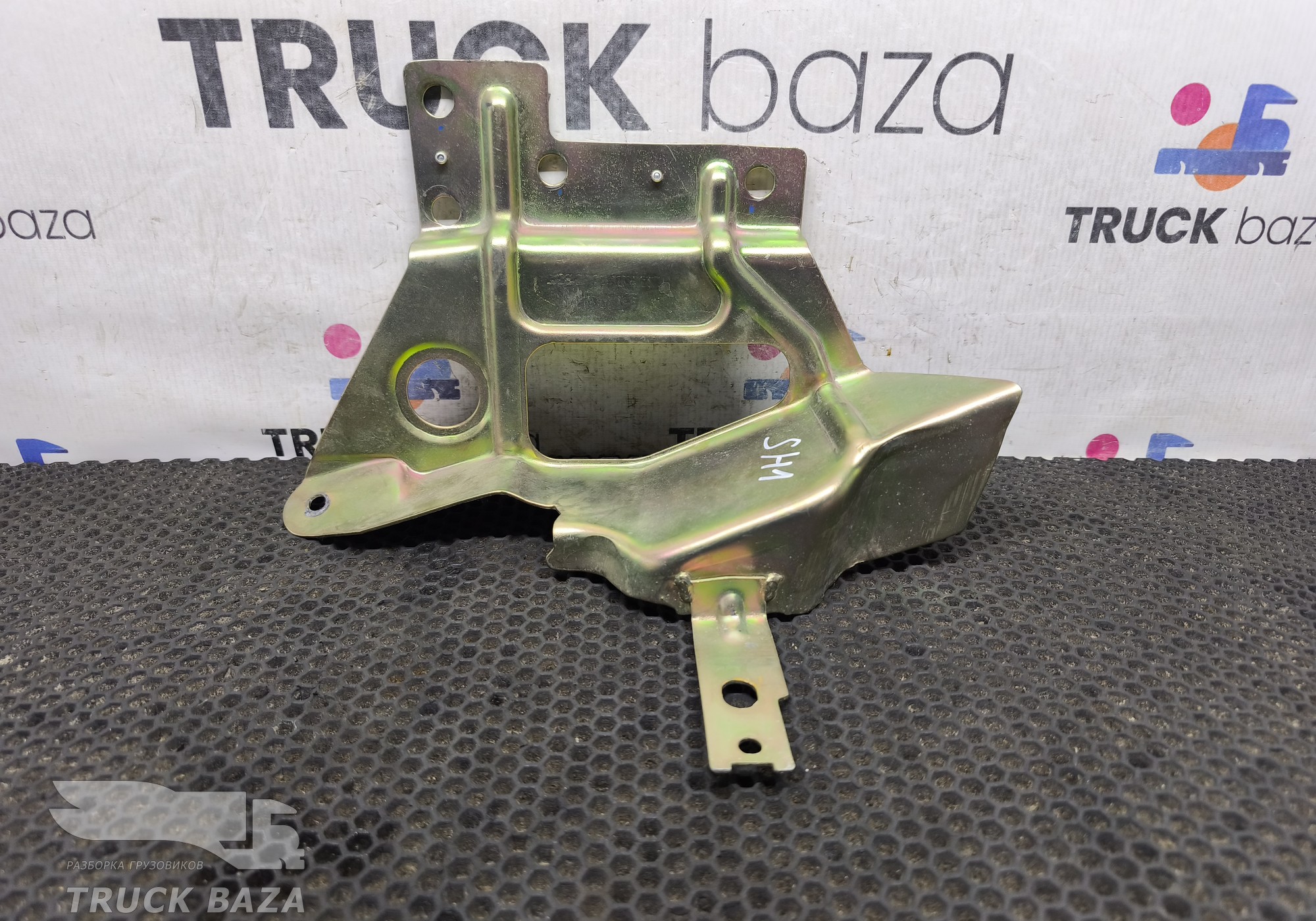 DZ13241162302 Кронштейн приборной панели левый для Shacman F3000 (с 2009)