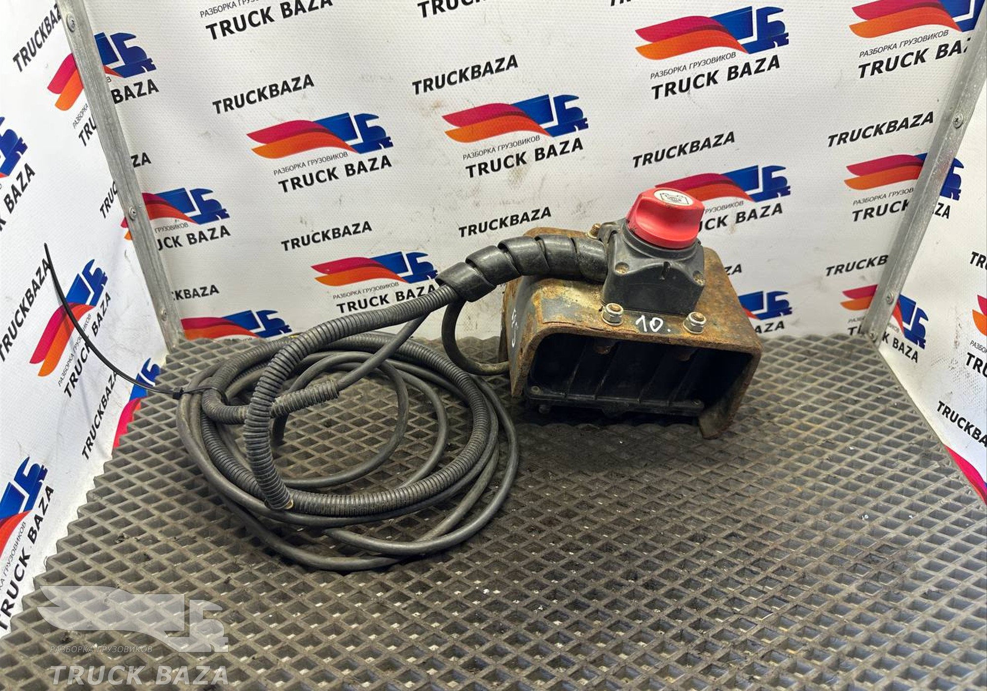 504019002 Выключатель массы для Iveco