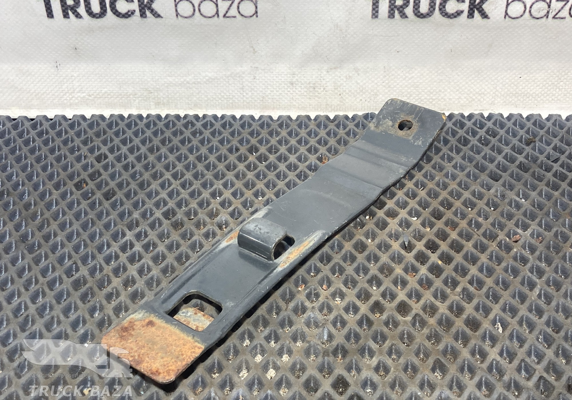 1383520 Кронштейн крыла заднего для Scania