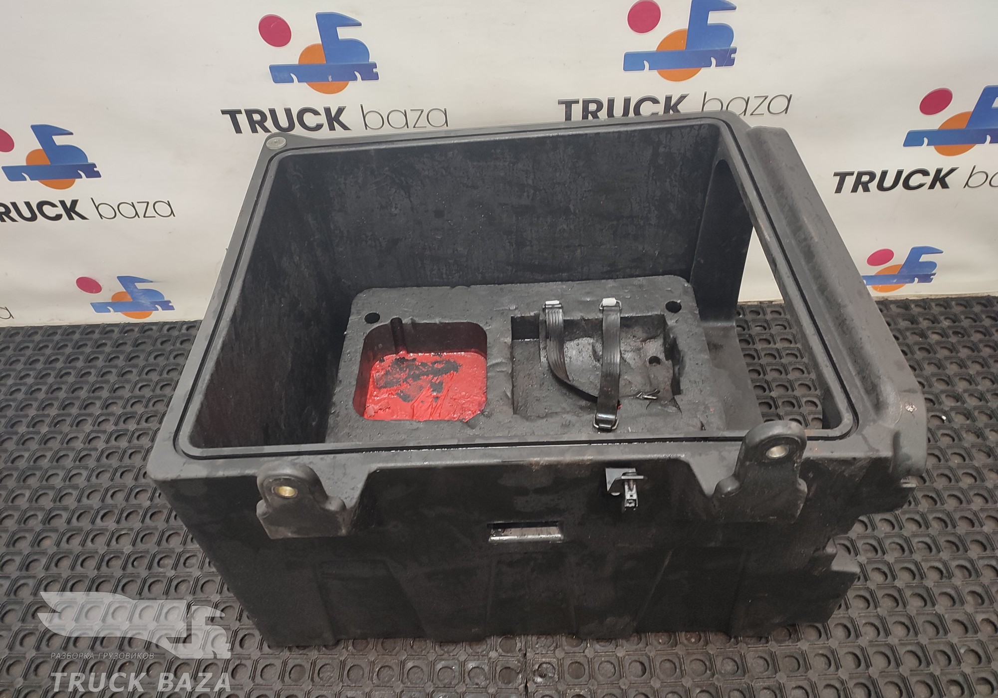 549015417102 Ящик вещевой правый для КАМАЗ 54901