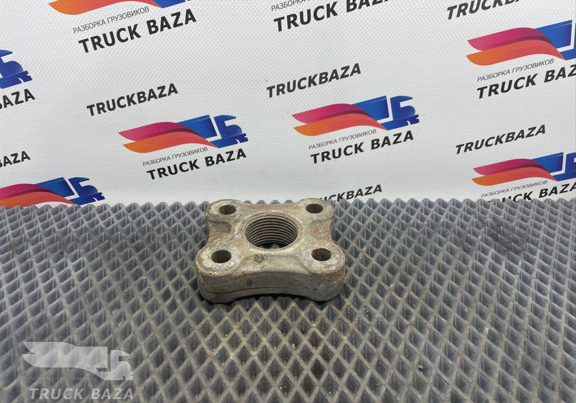 7420997338 Кронштейн под буксировочный крюк для Renault Premium II (с 2005 по 2013)