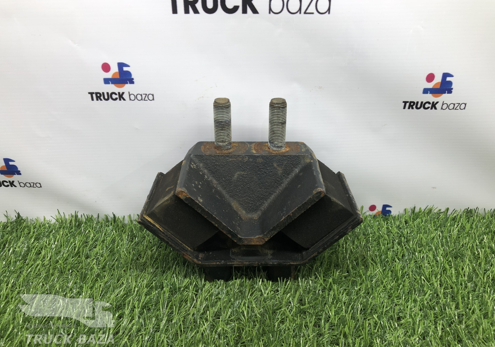 54901001353 Подушка двигателя передняя для КАМАЗ 5490 (с 2013)