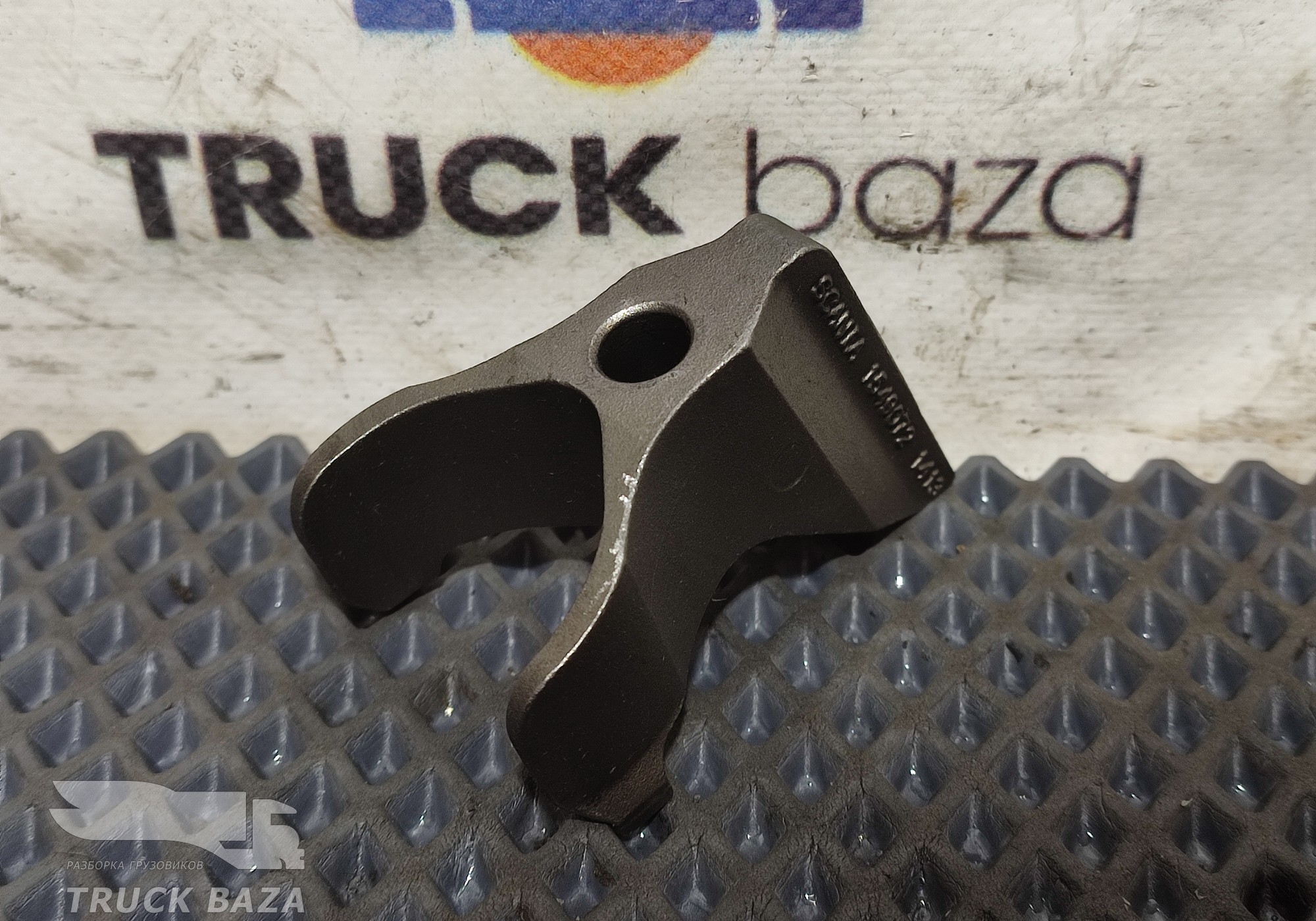 1549072 Кронштейн форсунки топливной