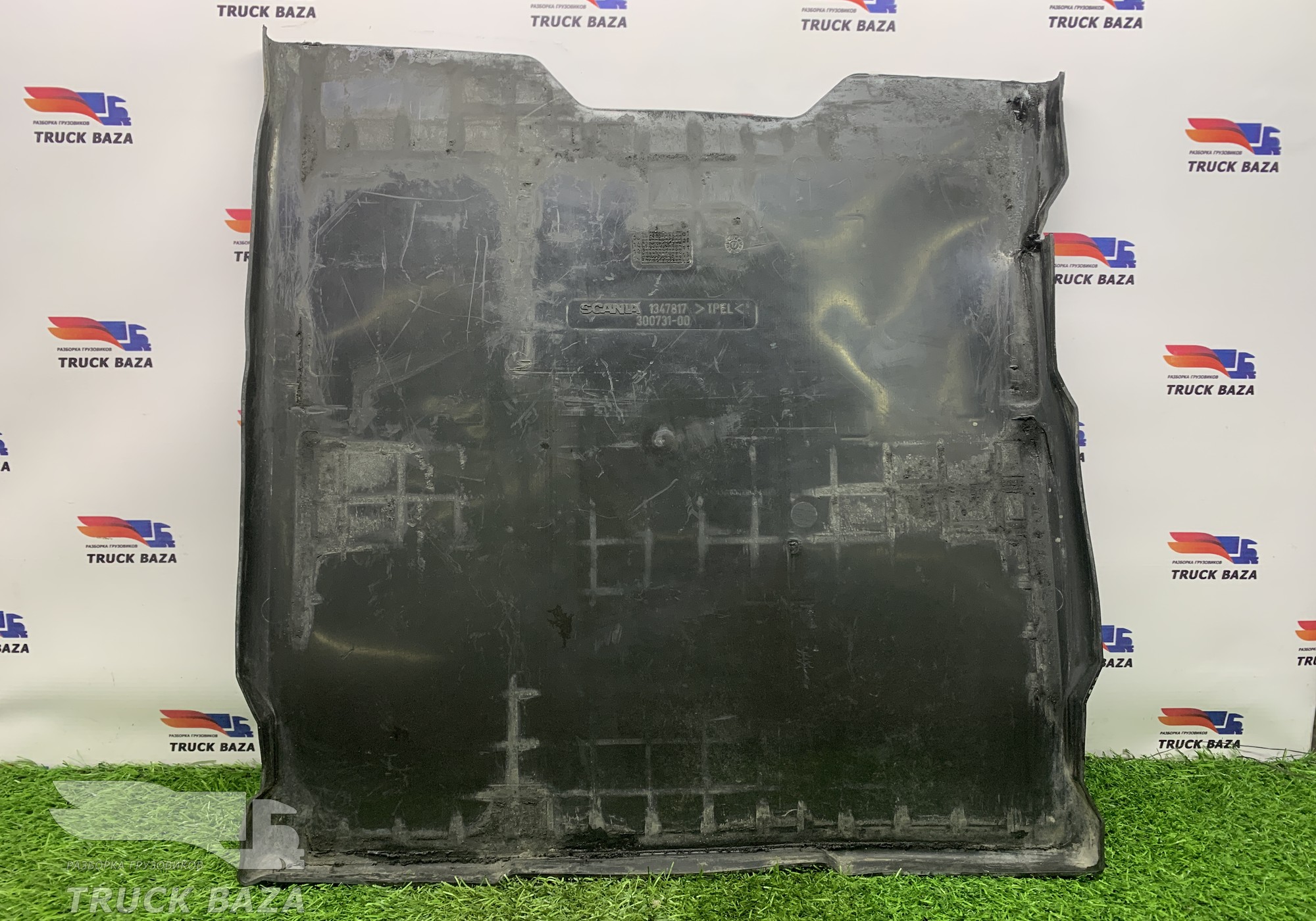 1347817 Коврик ящика АКБ для Scania