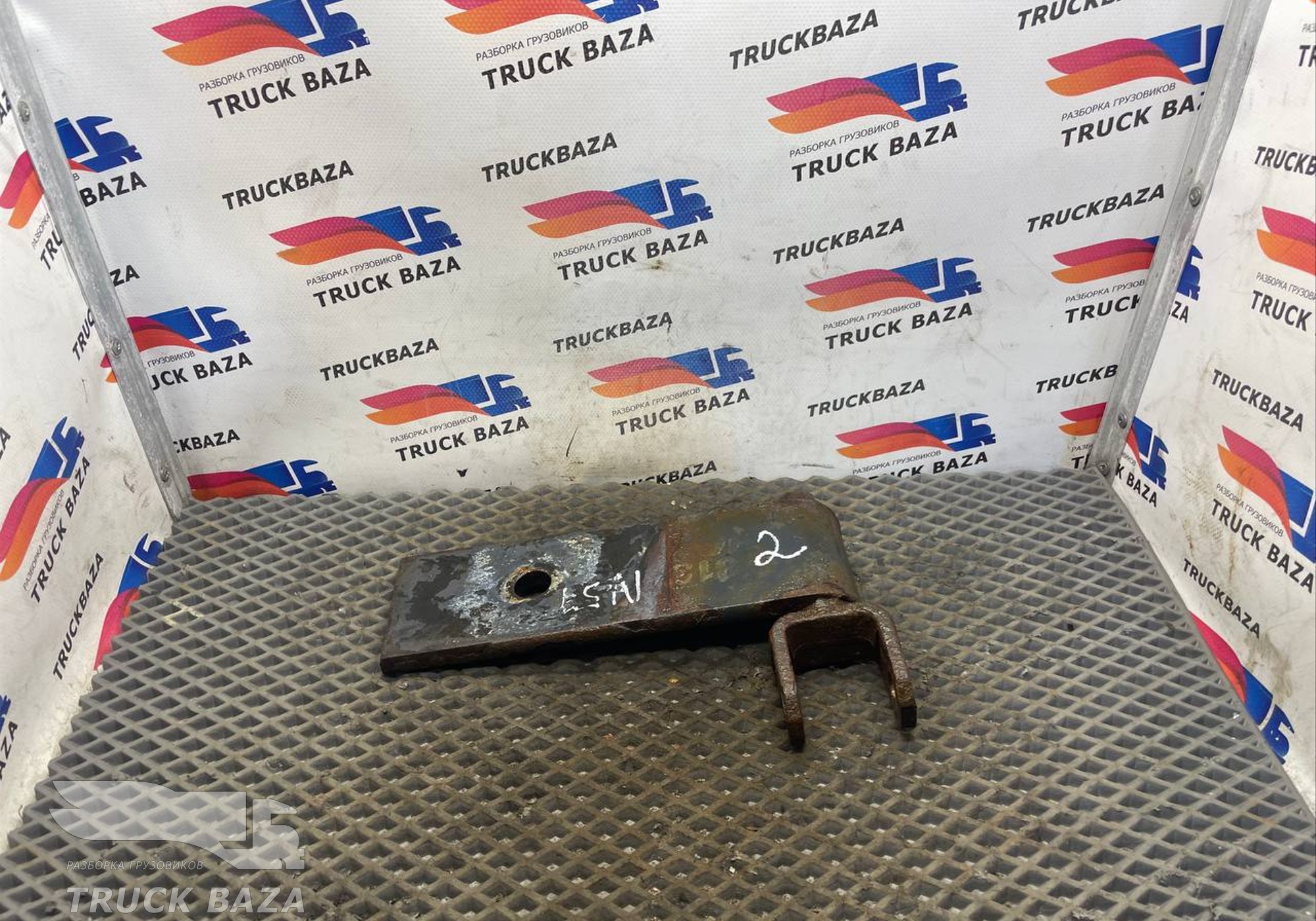 8139602 Кронштейн переднего амортизатора нижний для Iveco EuroTech