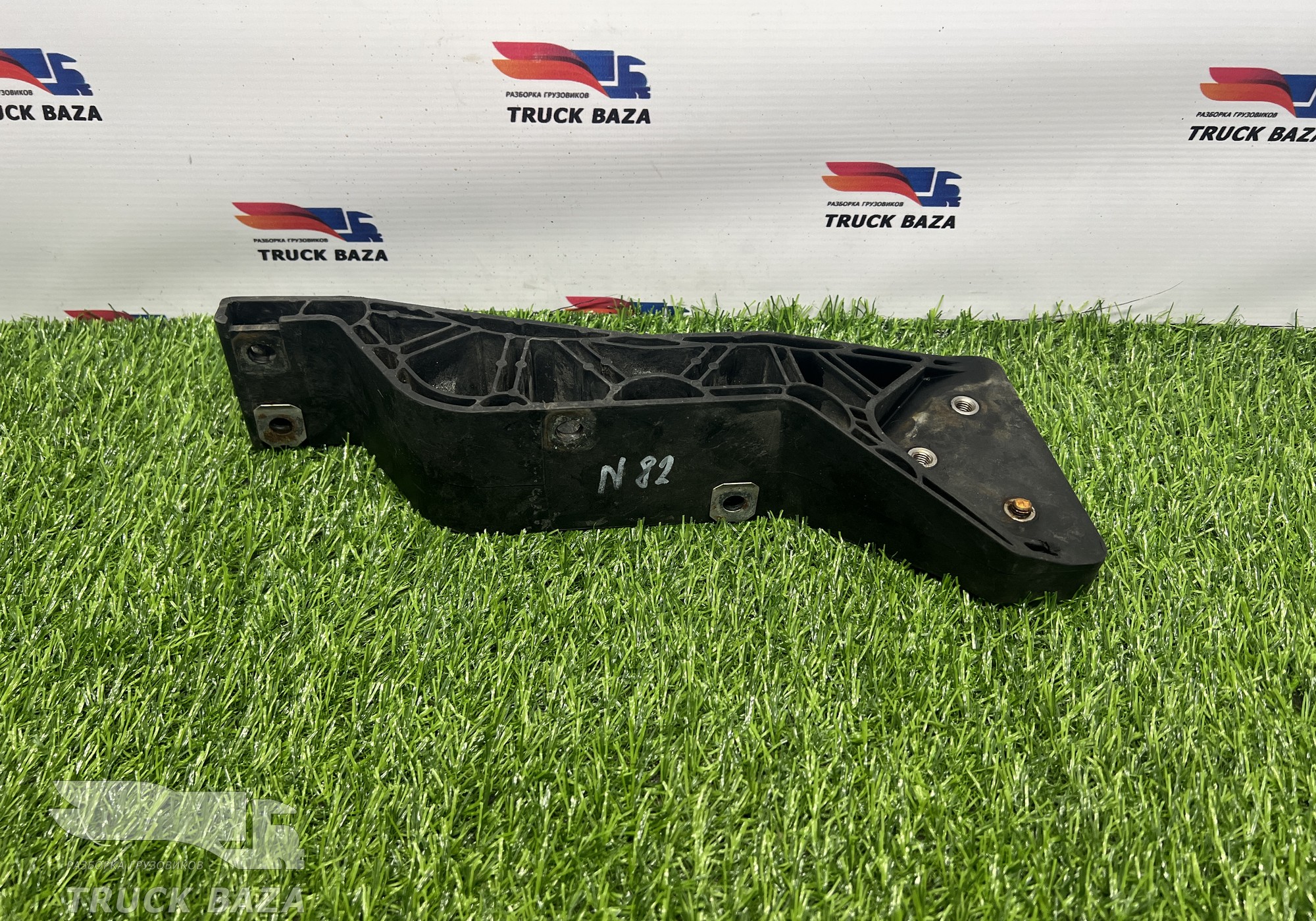 81416140013 Кронштейн переднего бампера левый для Man F2000